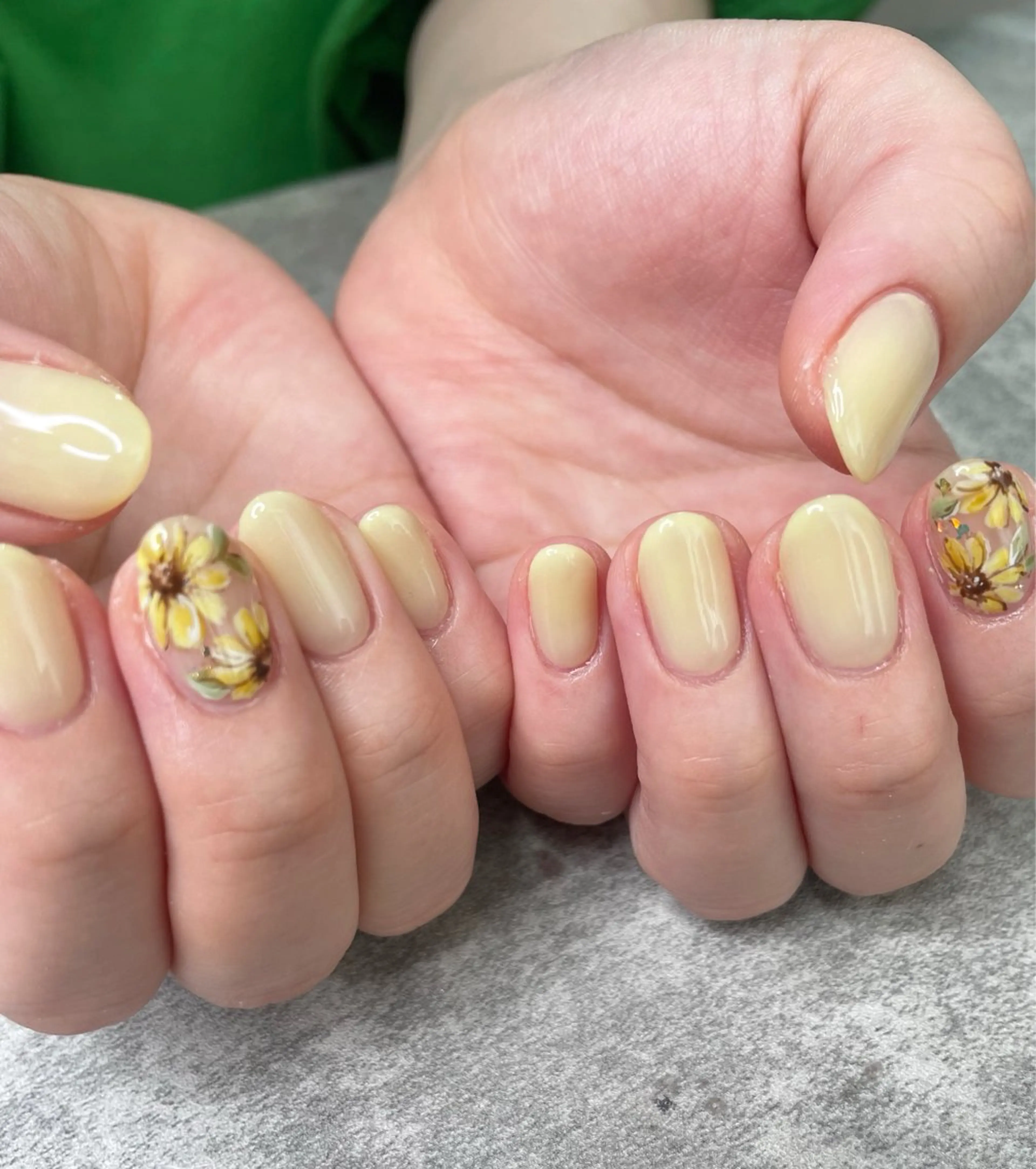 ネイル ワンカラーネイル 夏ネイル 黄色 ハンドネイル ma riのネイルデザイン