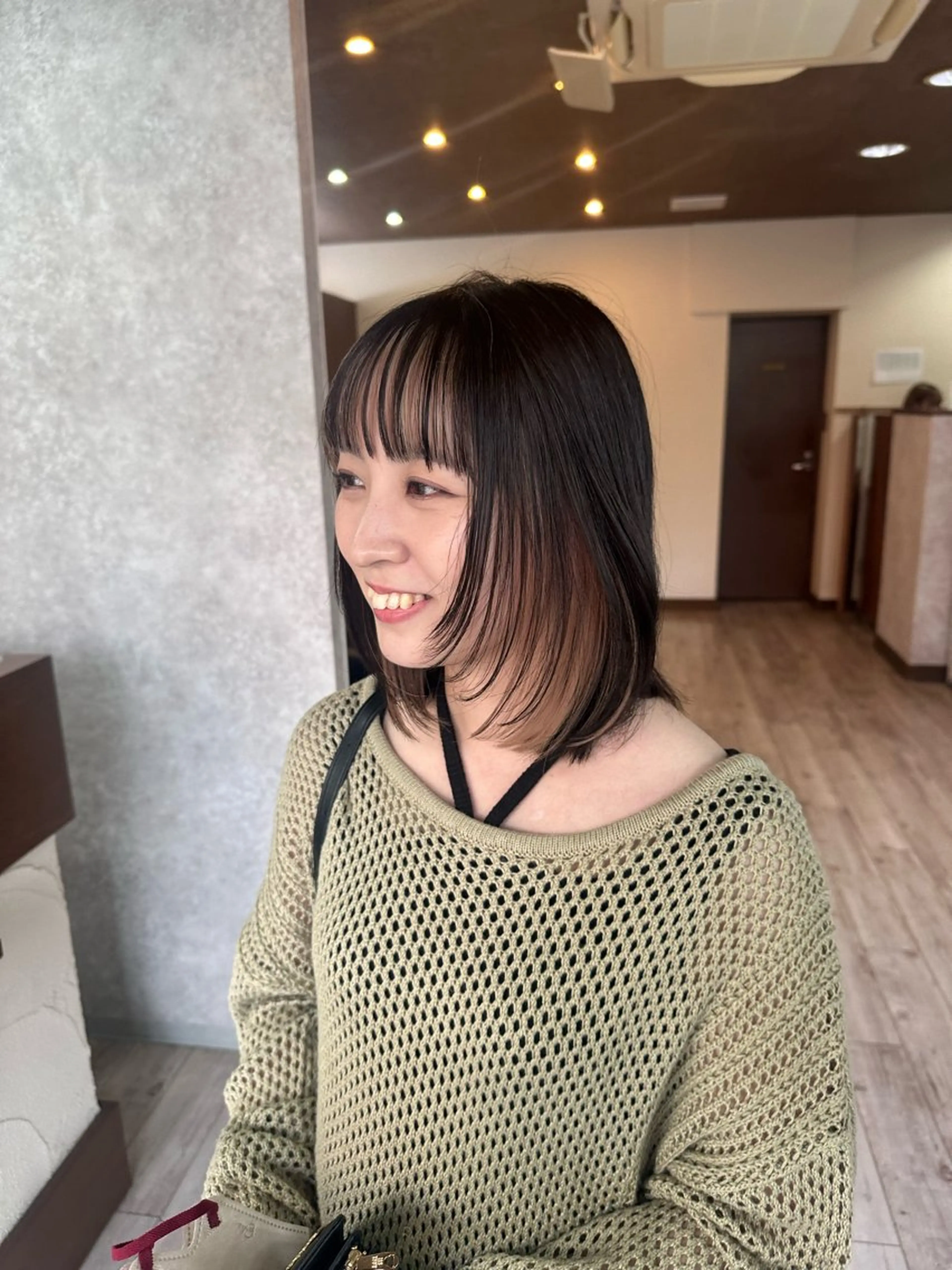 ミディアム カラー 顔まわりレイヤー レイヤーカット 高橋 みく/ minim 暖色のヘアスタイル