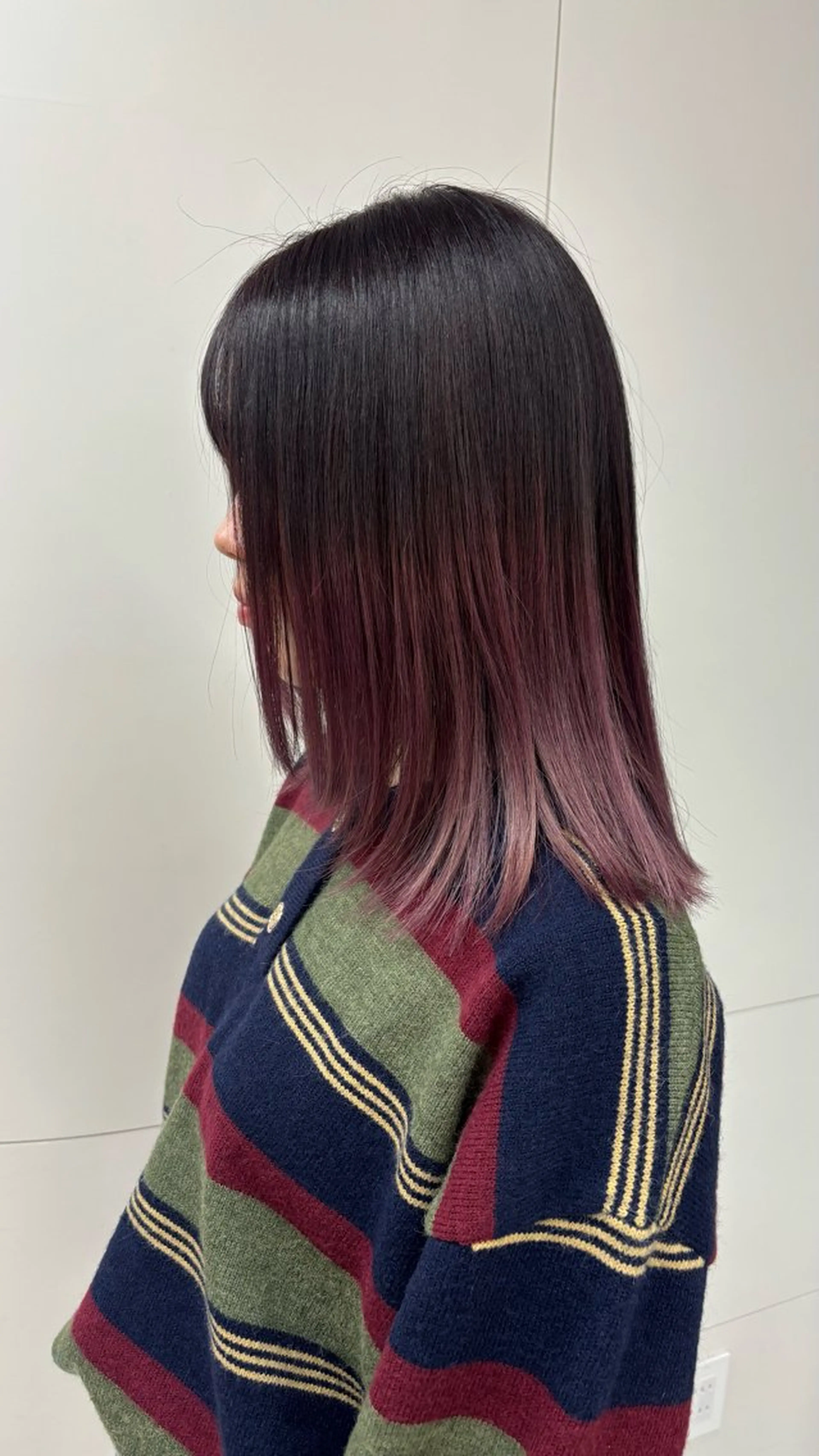 ミディアム カラー 透明感カラー イルミナカラー ラベンダーカラー ピンクカラー ピンクラベンダー カット ヘアカラー トリートメント makoto⌇レイヤ ー⌇艶カラー🍒‎のヘアスタイル