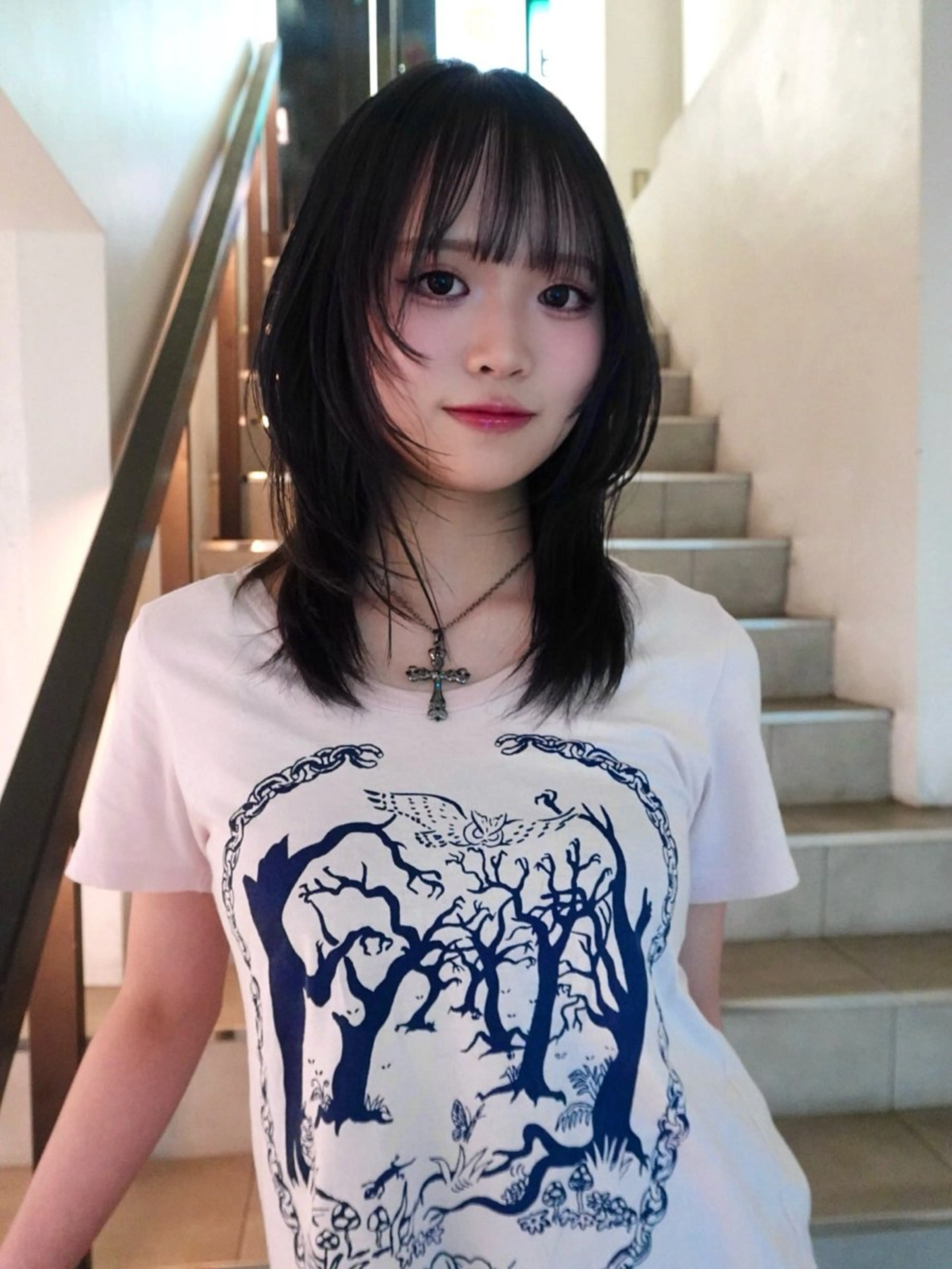 セミロング カット ヘアカラー トリートメント ハイトーン/レイヤー nail 百咲💌のヘアスタイル