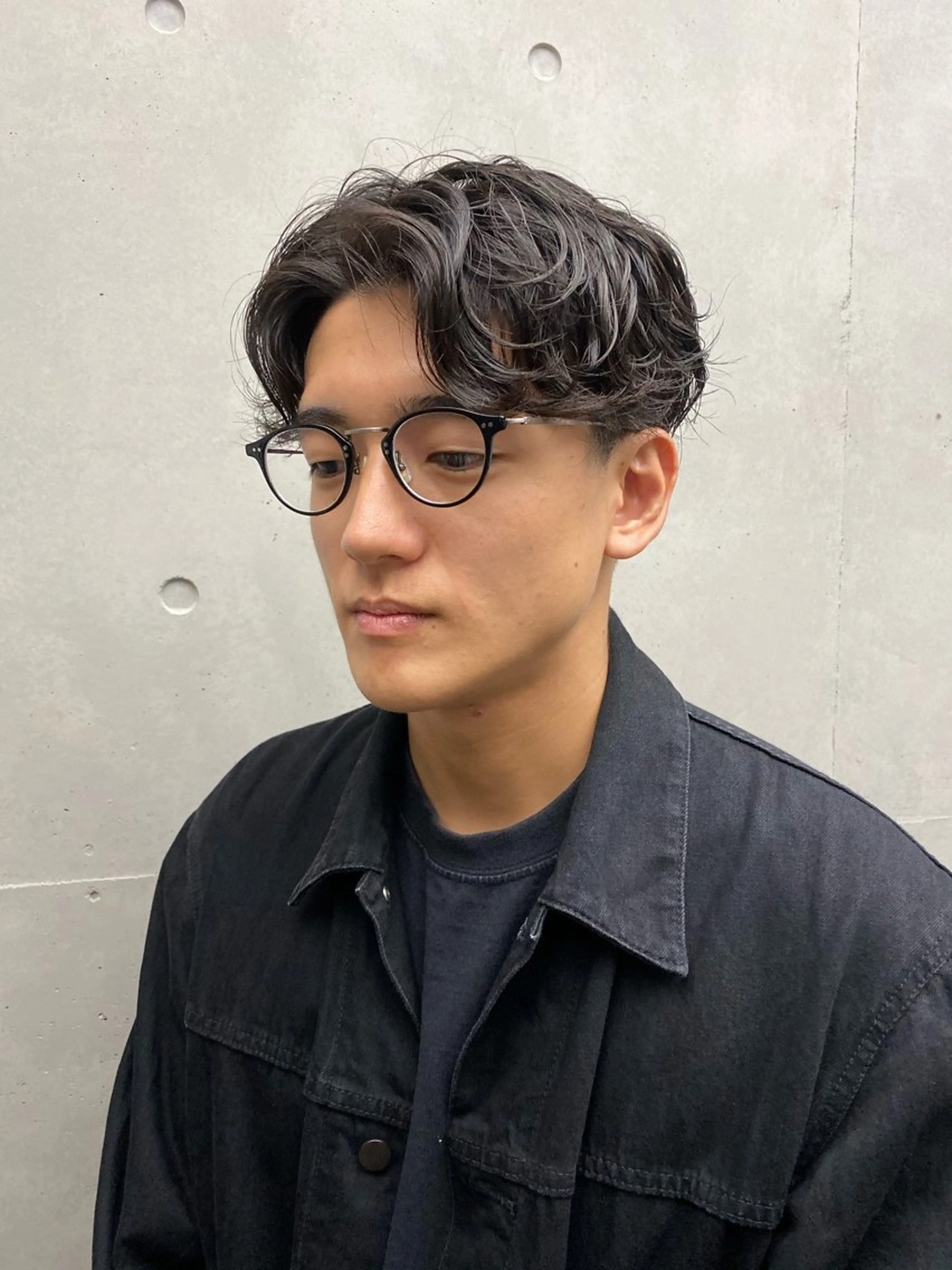 パーマ メンズ メンズ職人/センター パート/富沢真斗のヘアスタイル