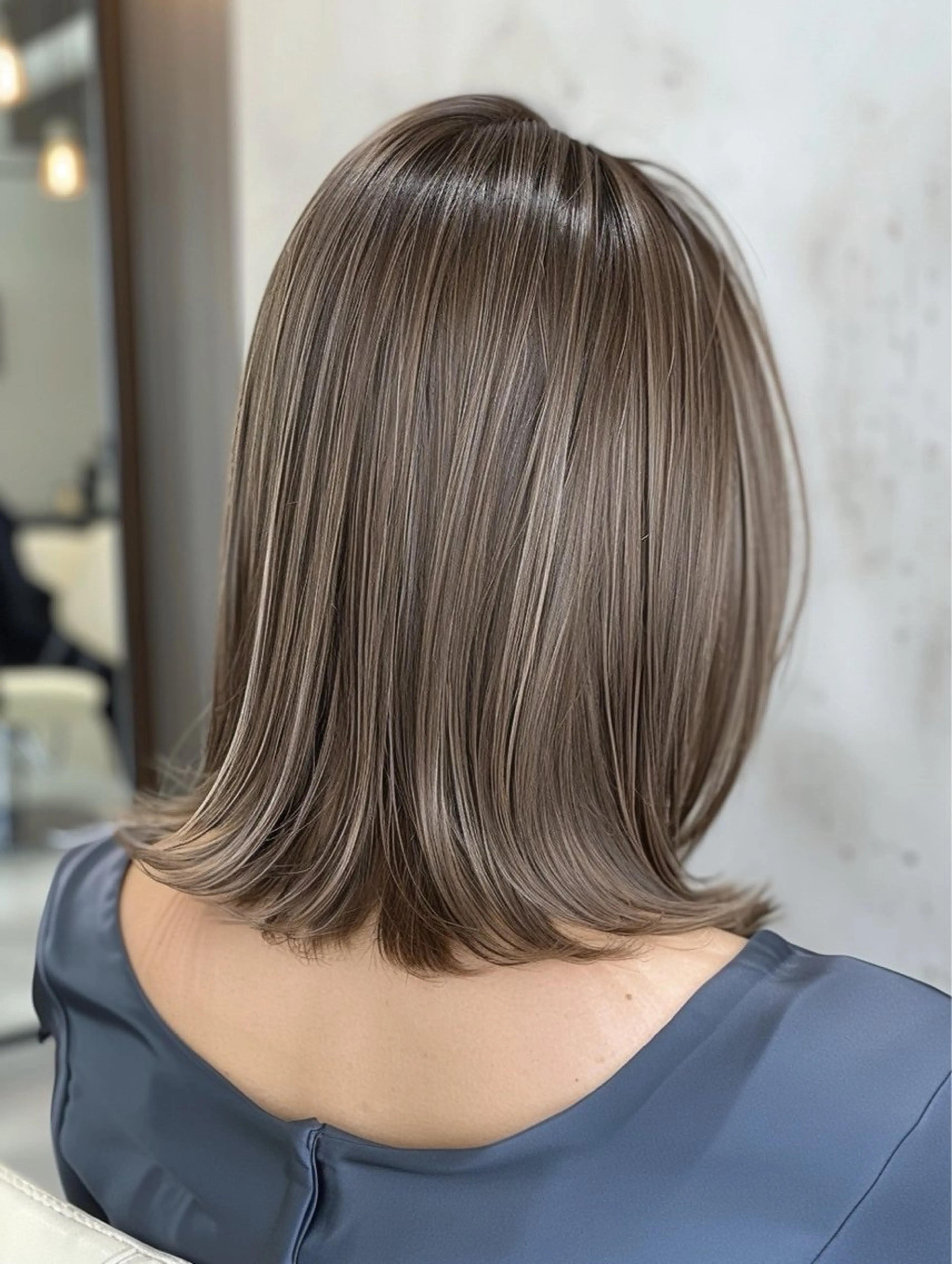 似合わせ小顔カット＋脱白髪染めハイライト(ダメージ軽減ブリーチ使用)＋オンカラーの写真