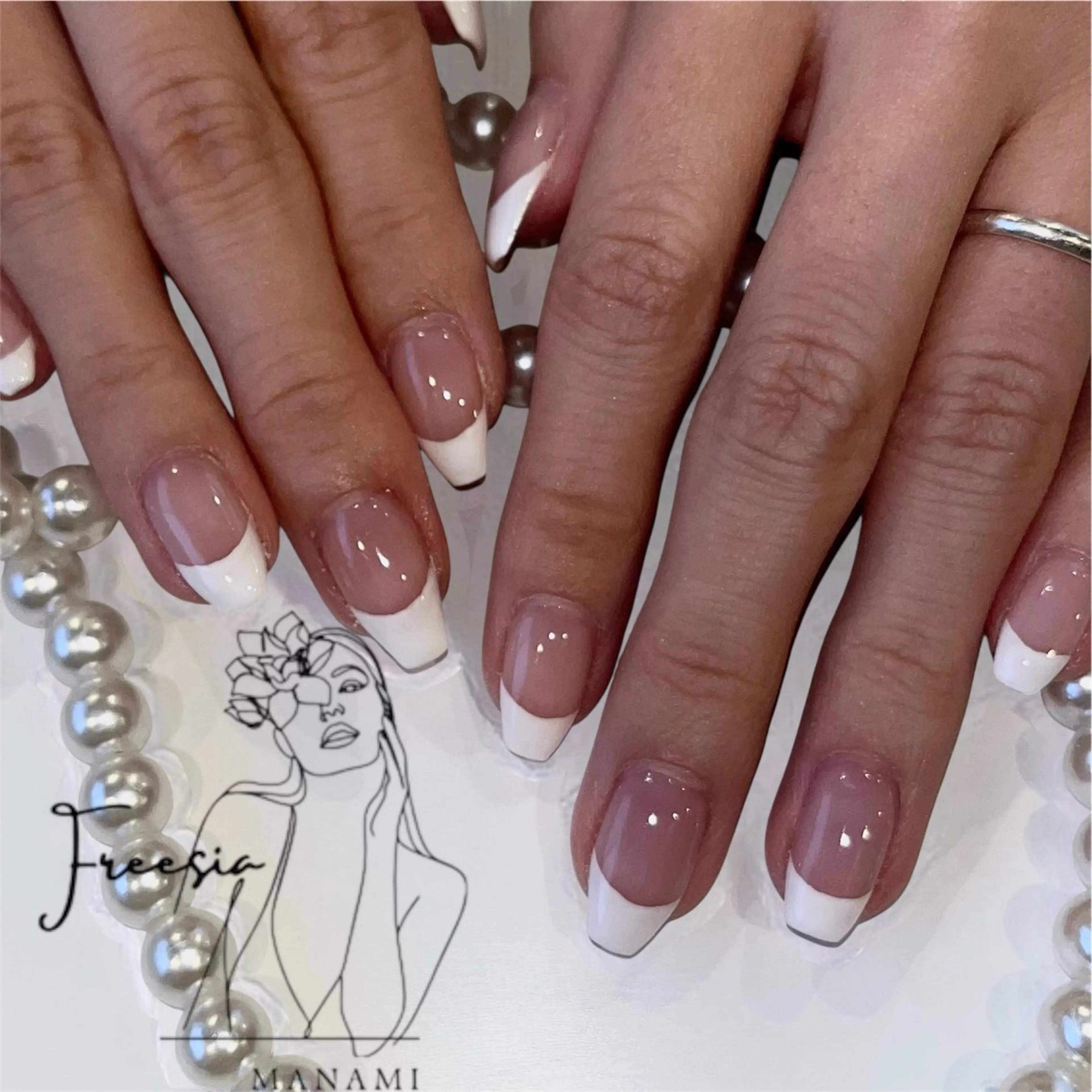 ネイル フレンチネイル ハンドネイル freesia Manamiのネイルデザイン