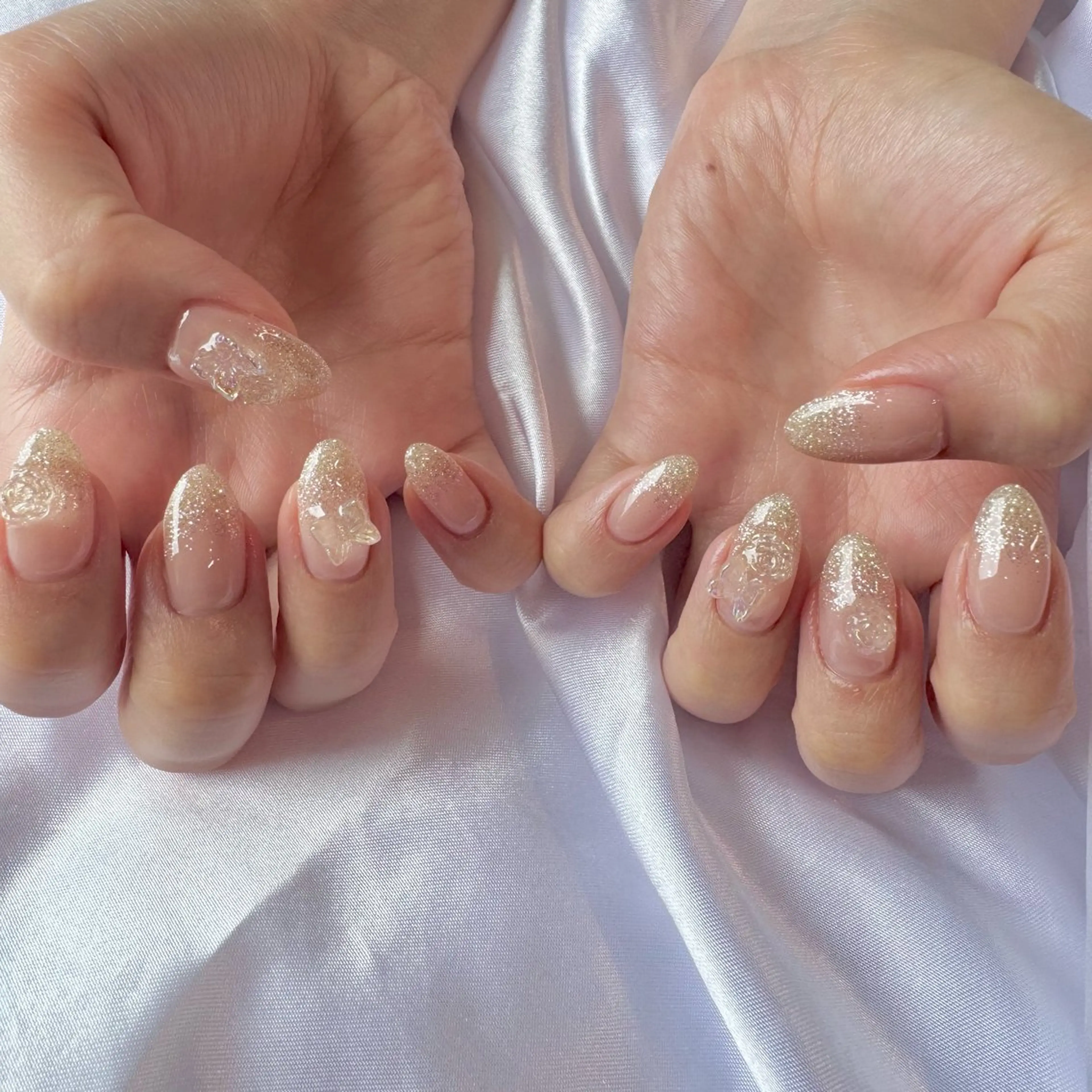 ネイル キラキラネイル ハンドネイル nail salon e'mu💐のネイルデザイン