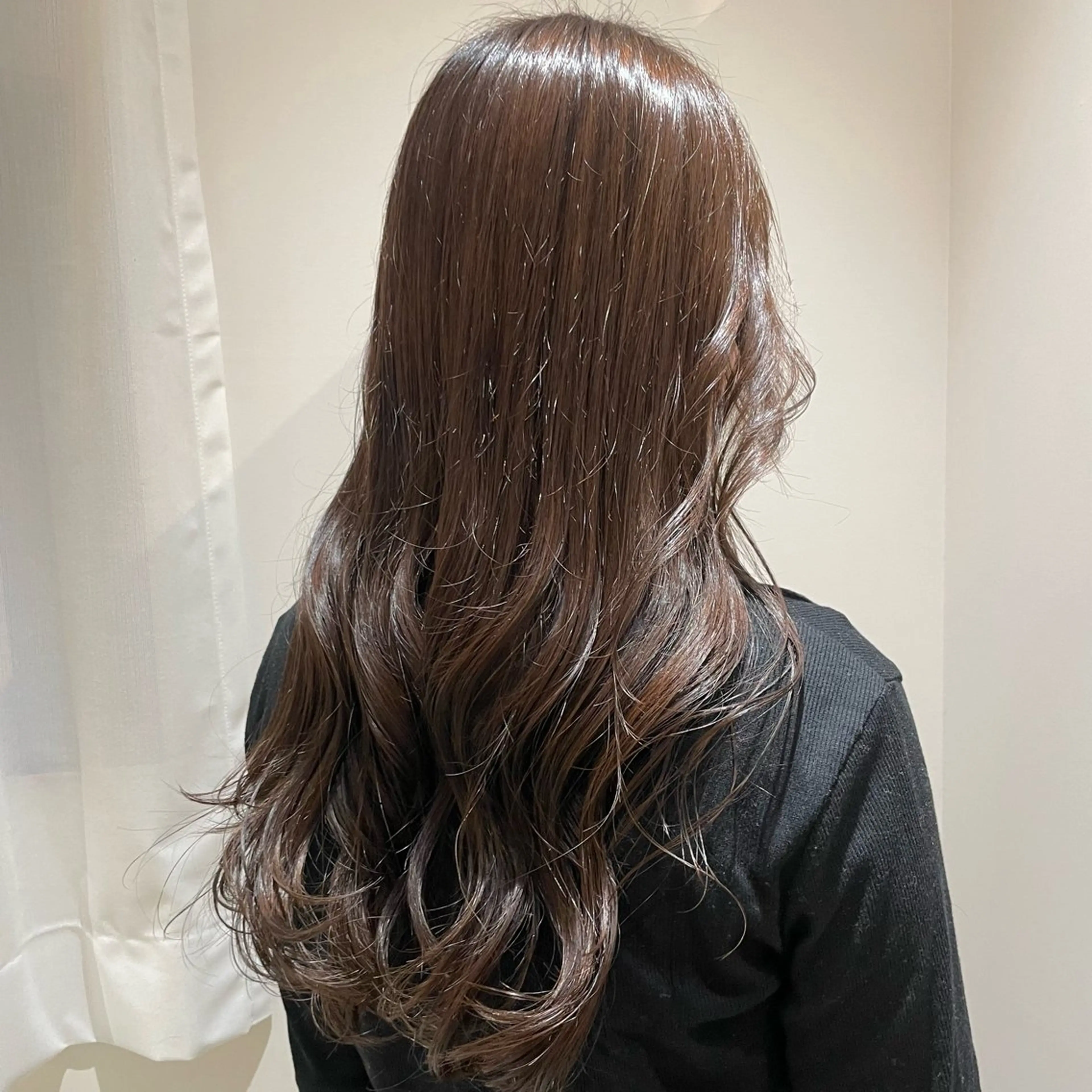 ロング カラー ショコラグレージュ グレージュ 吉村 芽咲のヘアスタイル