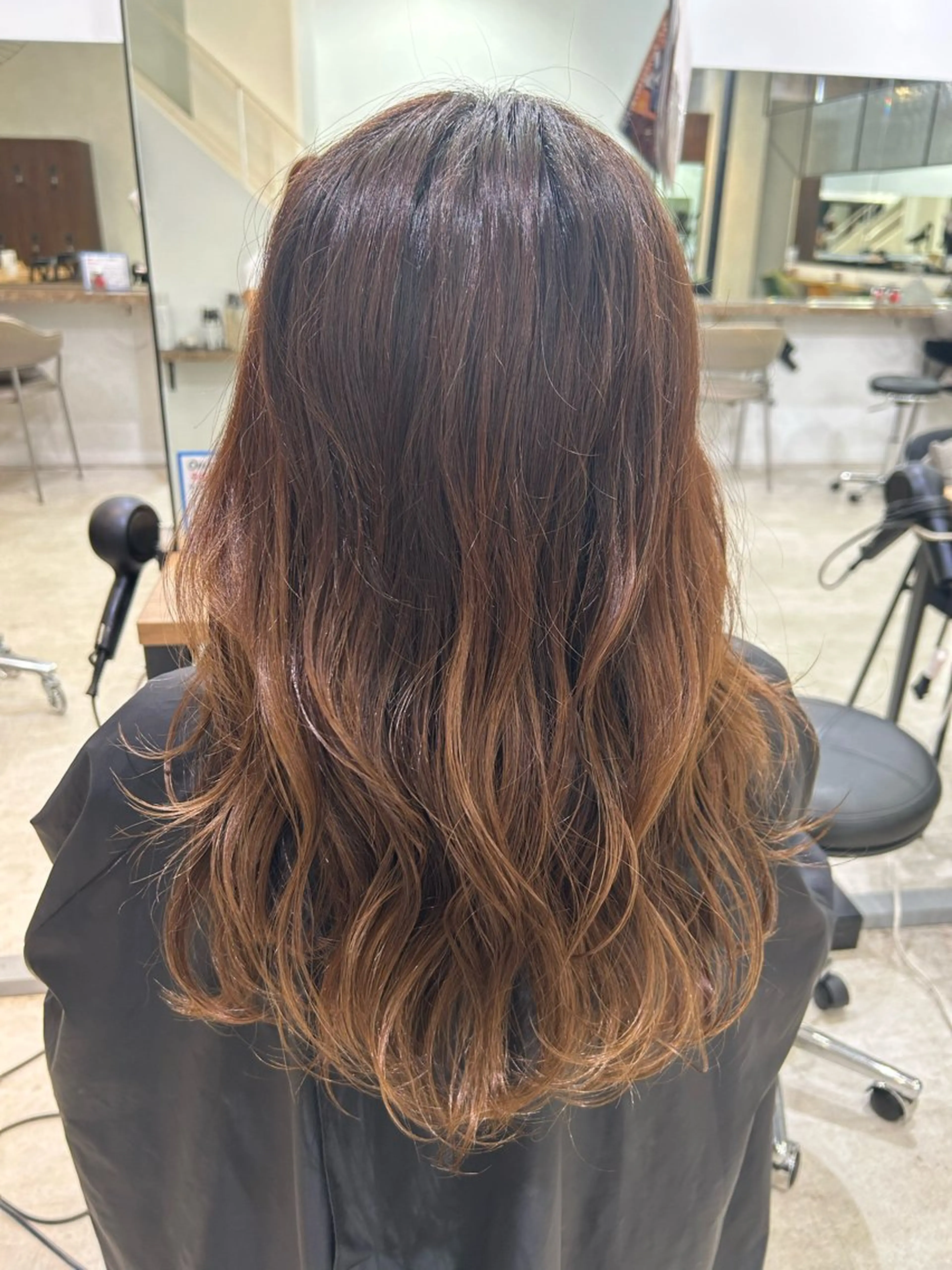 ミディアム カラー 縮毛矯正支持率N O.1あおい🕊️✨のヘアスタイル