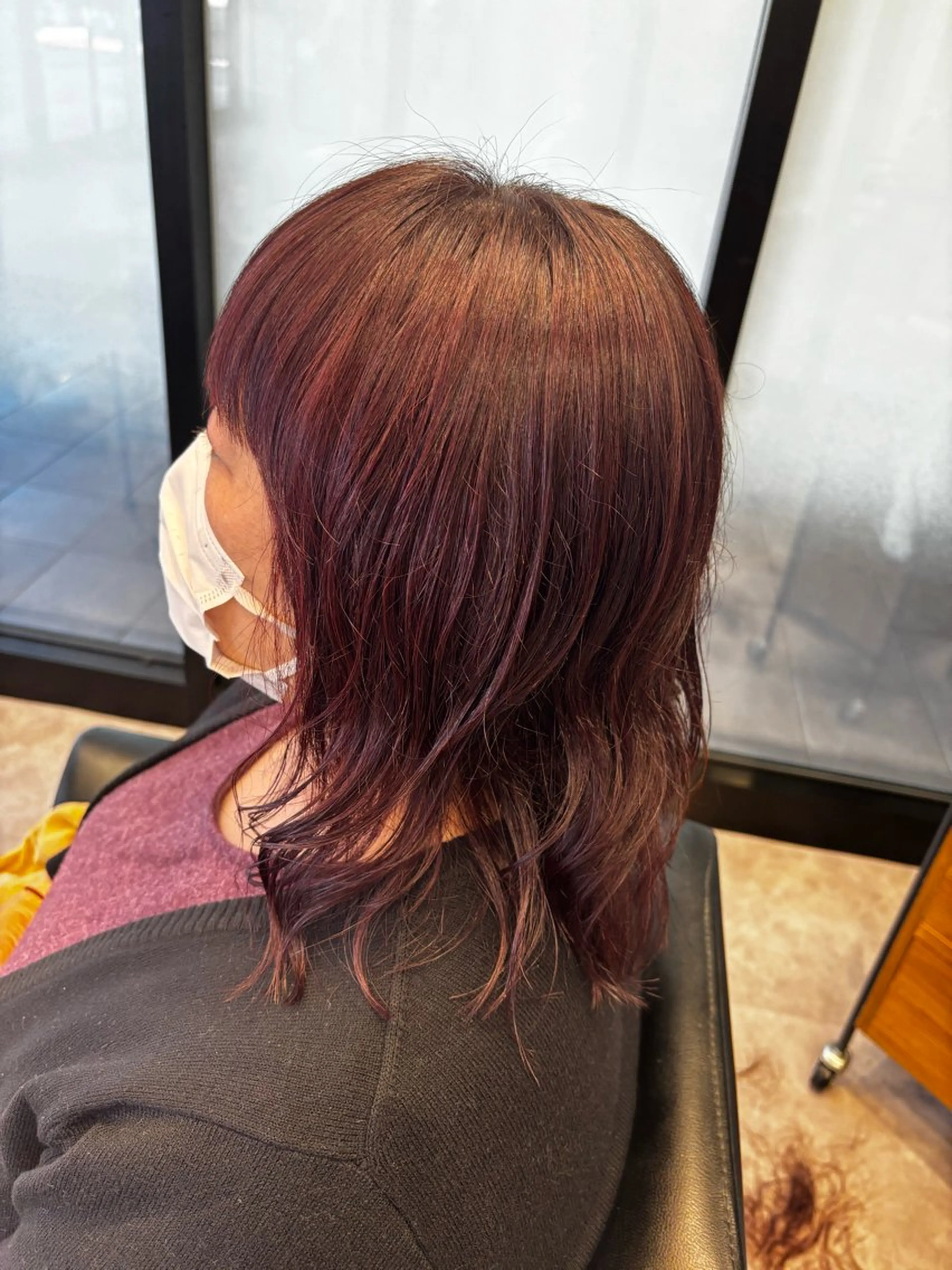 セミロング カラー パーマ 畠山 絵里のヘアスタイル