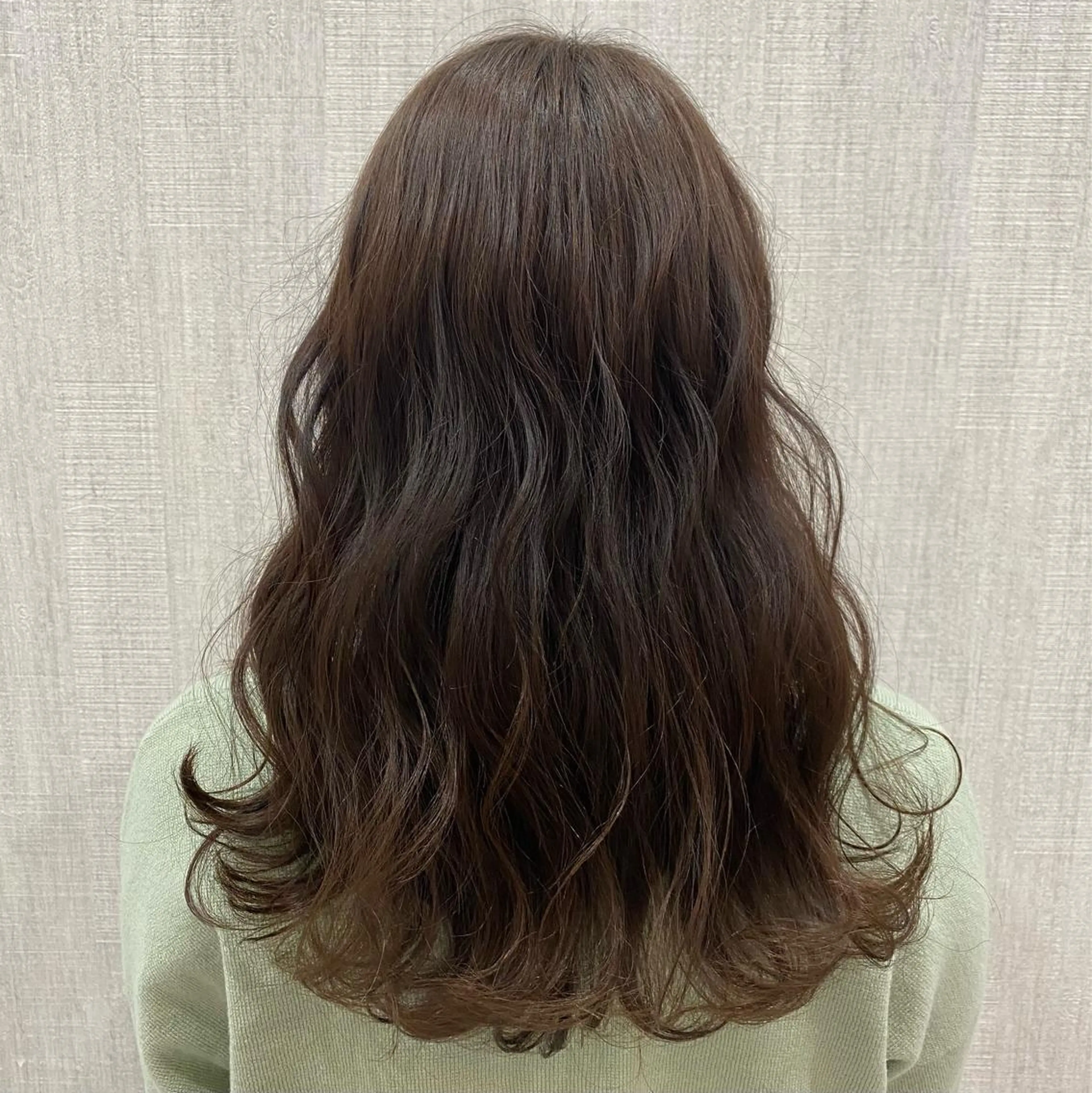 セミロング カラー カット ヘアカラー トリートメント 🫧透け感⋆艶髪💎 山口アヤカのヘアスタイル