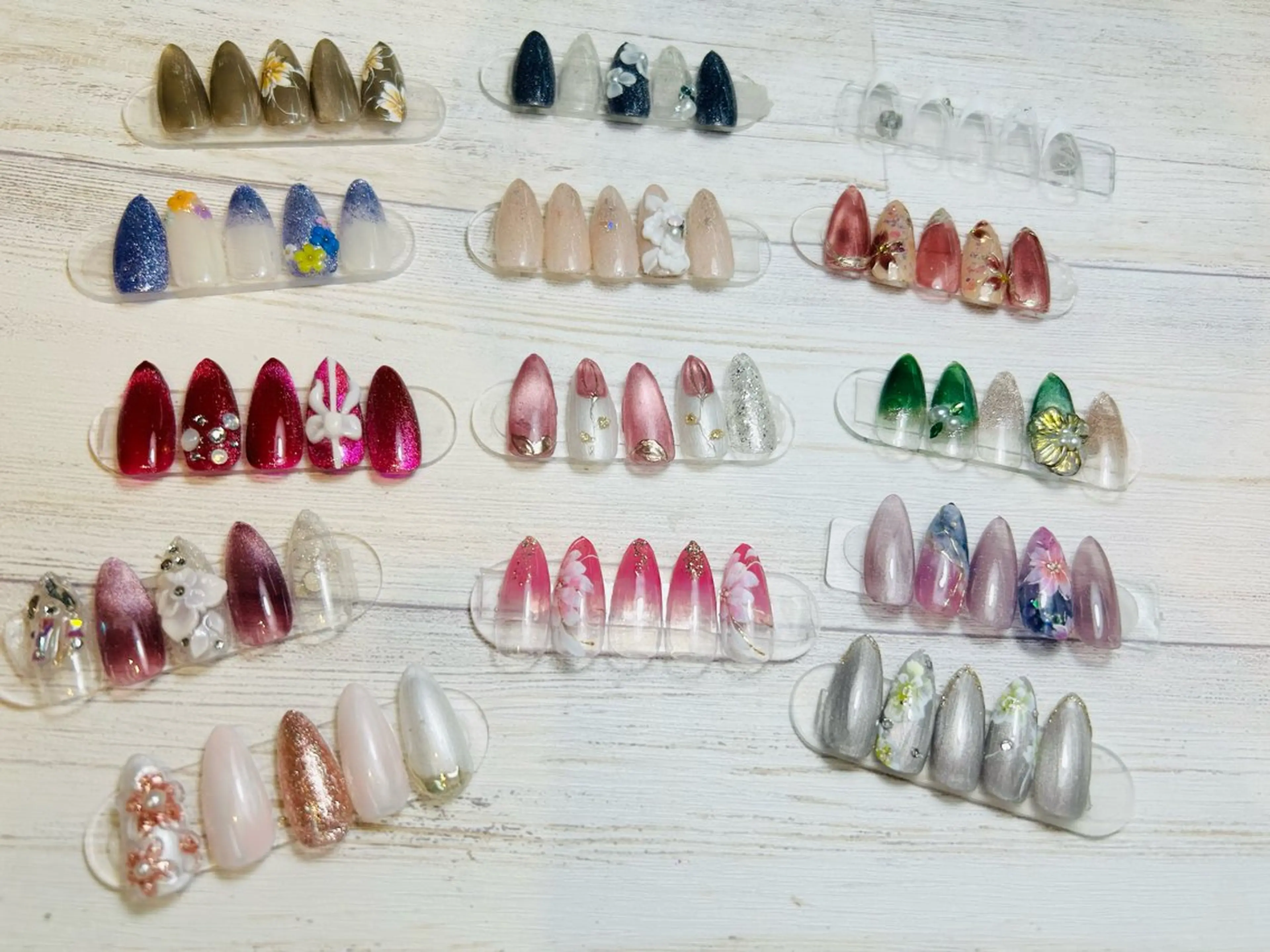 ネイル フラワーネイル ネイルサロンmuumii所属・東十条muumii ネイルまつ毛のネイルデザイン