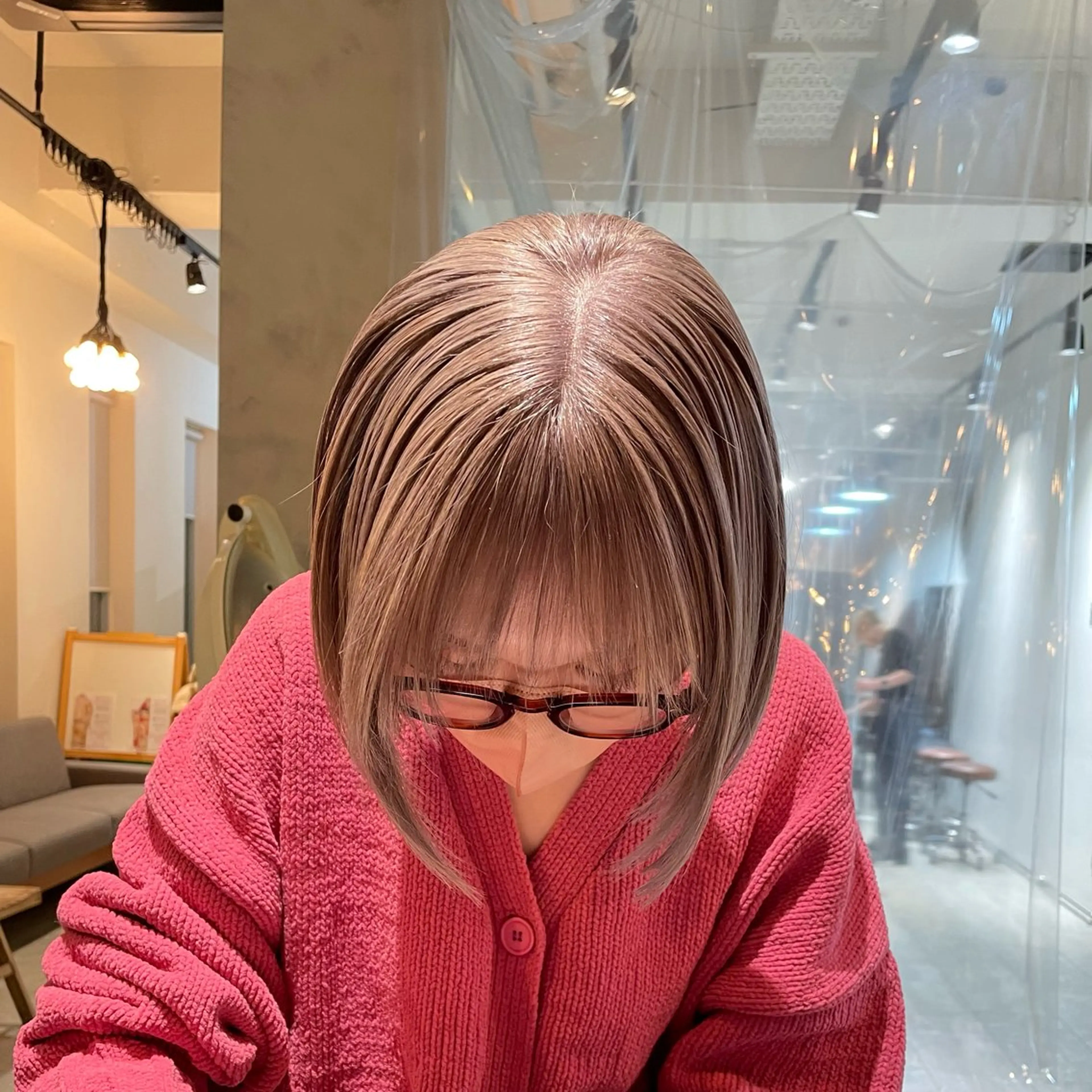 ミディアム ヘアカラー 🩵ྀིハイトーン みほ🎀🫐のヘアスタイル