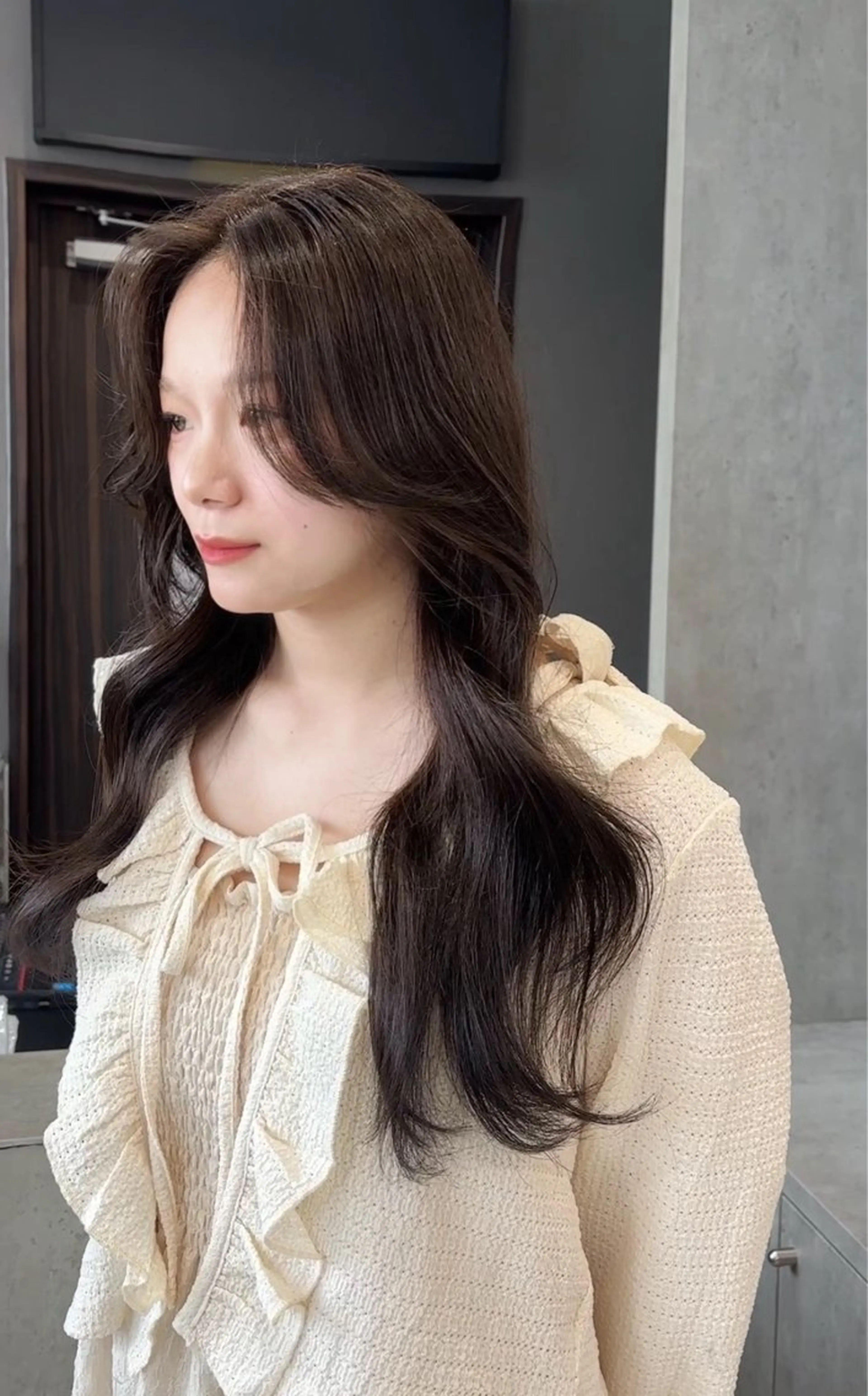 ロング カット ヘアカラー トリートメント 韓国ヘア/ブリーチ無 しWカラー/オリーブのヘアスタイル