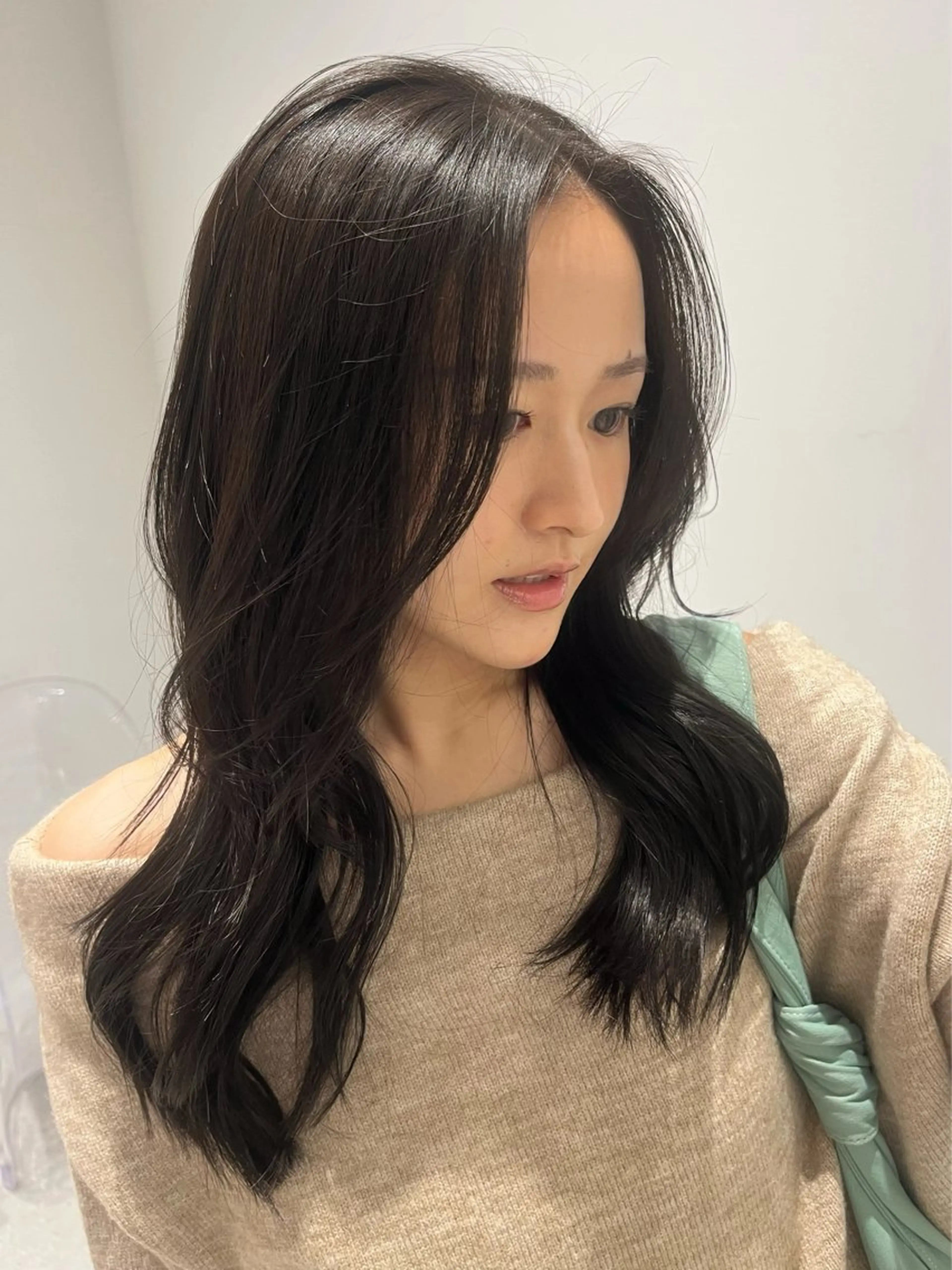 セミロング カット ヘアカラー yoke所属・haruka kobayashiのヘアスタイル