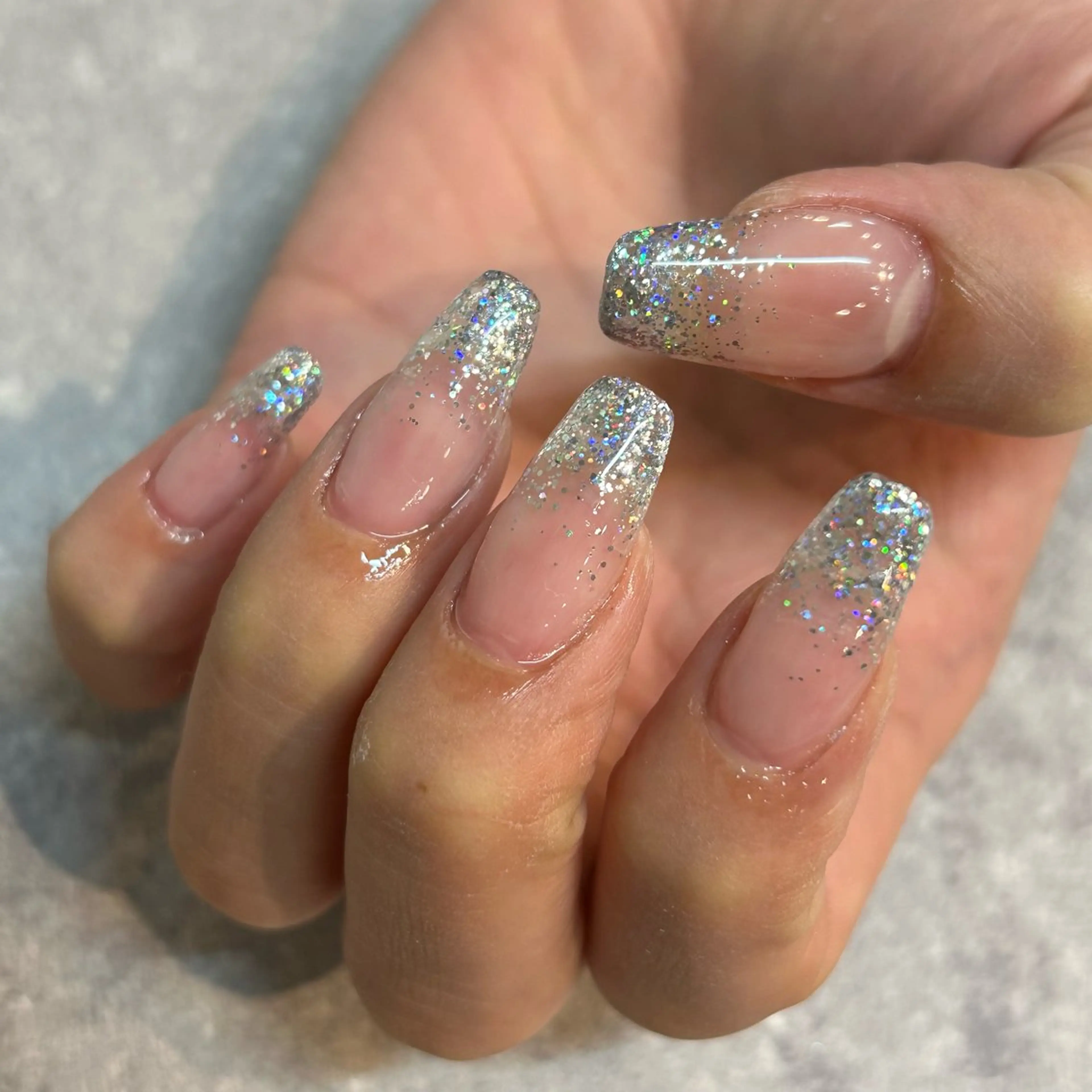 ネイル グラデーション キラキラネイル ラメ(グリッター) ラメグラデーション ハンドネイル EmaNail 奈良橿原店所属・EmaNail 🧸Momokaのネイルデザイン