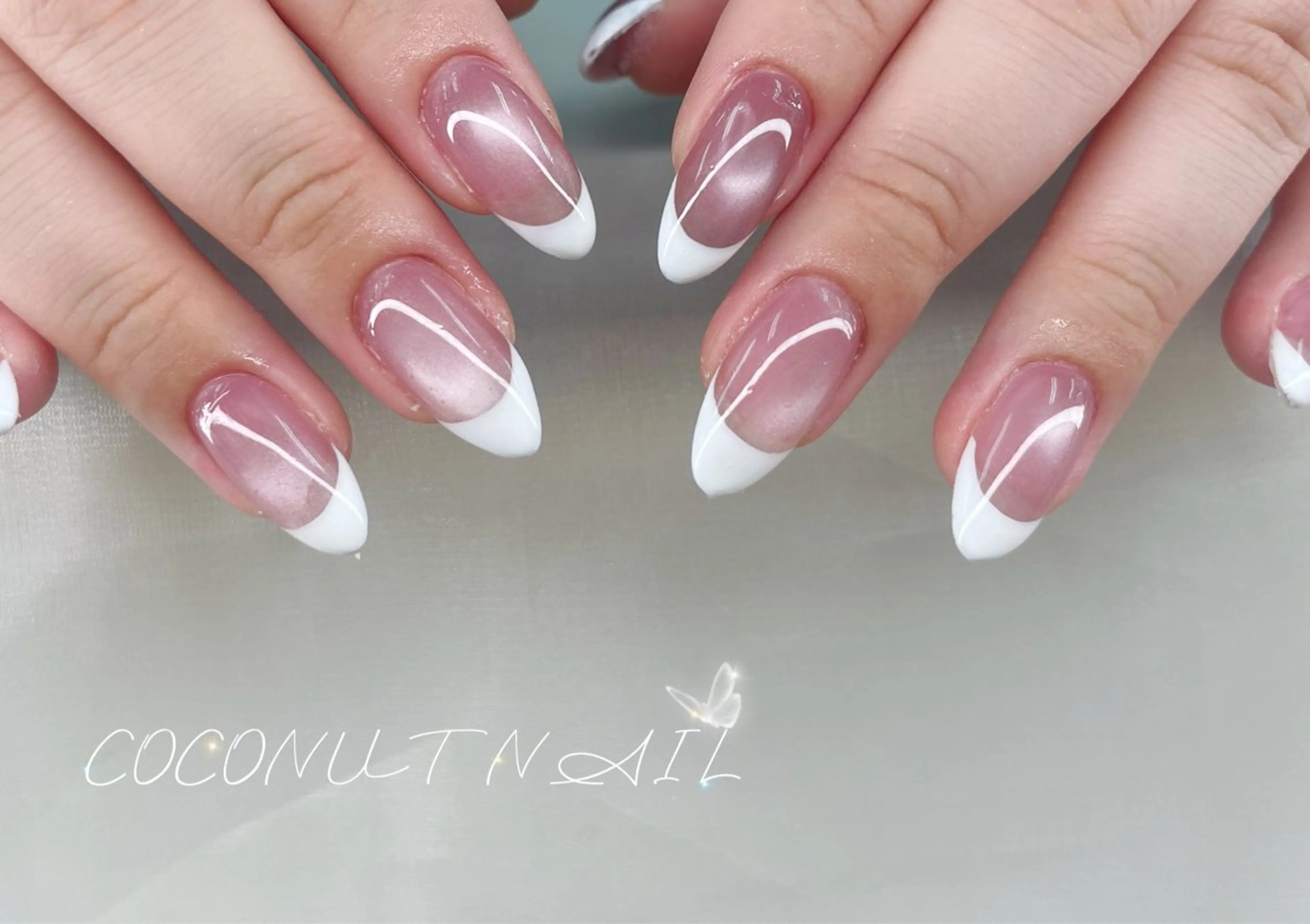 ネイル べっ甲ネイル フレンチネイル ジェルネイル キラキラネイル ラメ(グリッター) ハンドネイル 神田 ココナッツのネイルデザイン