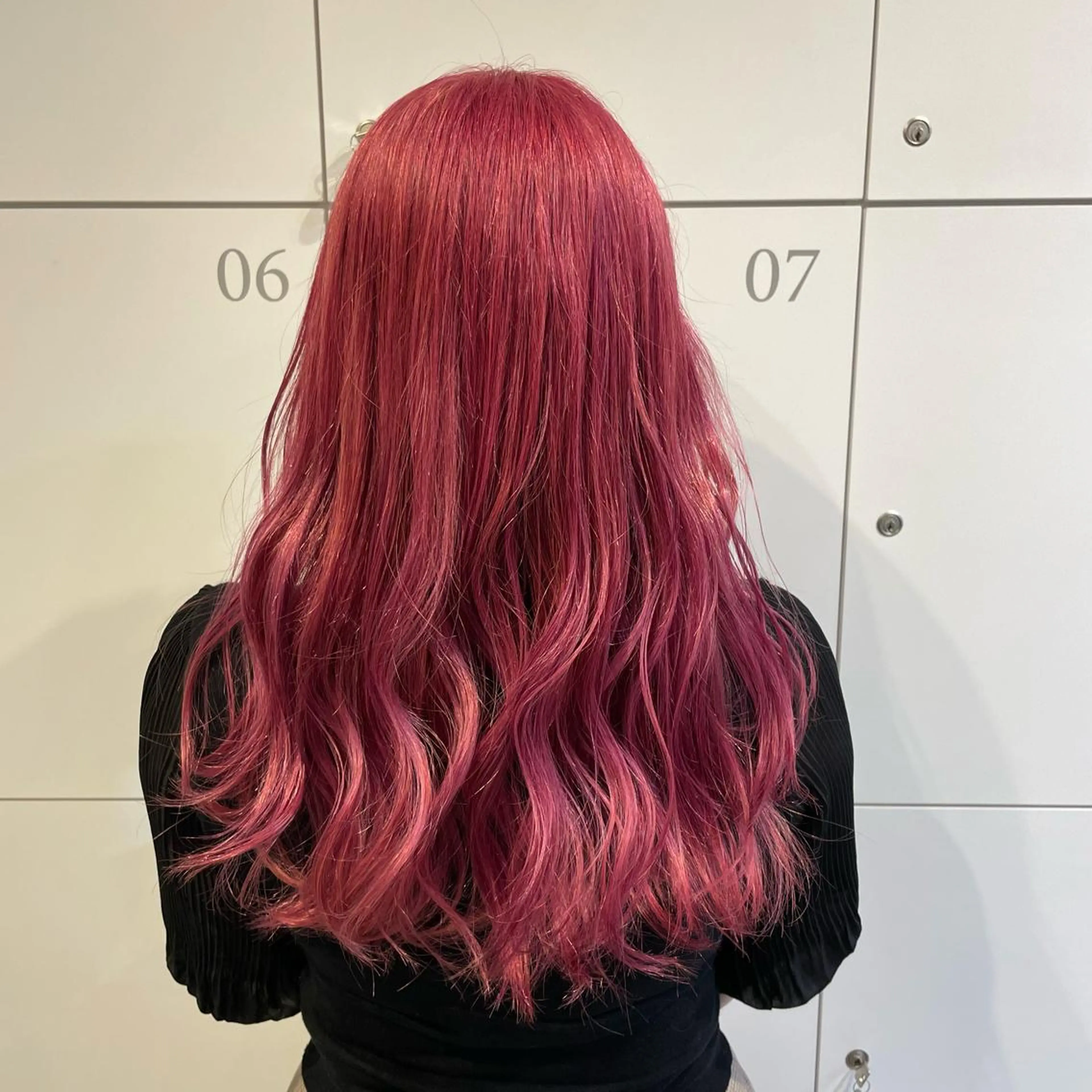 ロング カラー ブリーチ ケアブリーチ ダブルカラー ピンクカラー バイオレットカラー ヘアカラー haconeco【ハコネコ】所属・小川 舜人のヘアスタイル