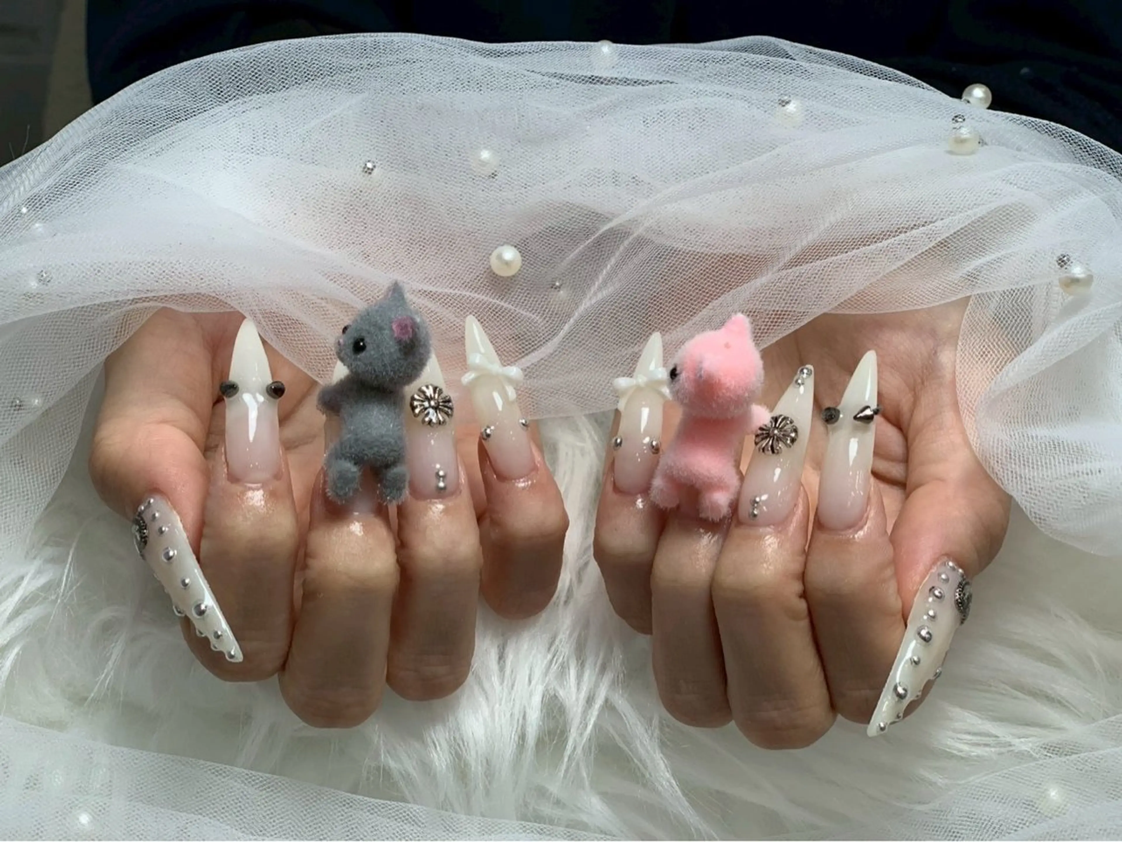 ネイル アートネイル オーロラネイル チークネイル 長さ出し フットネイル ハンドネイル ハンドケア Noiranail_ studio川越西口のネイルデザイン