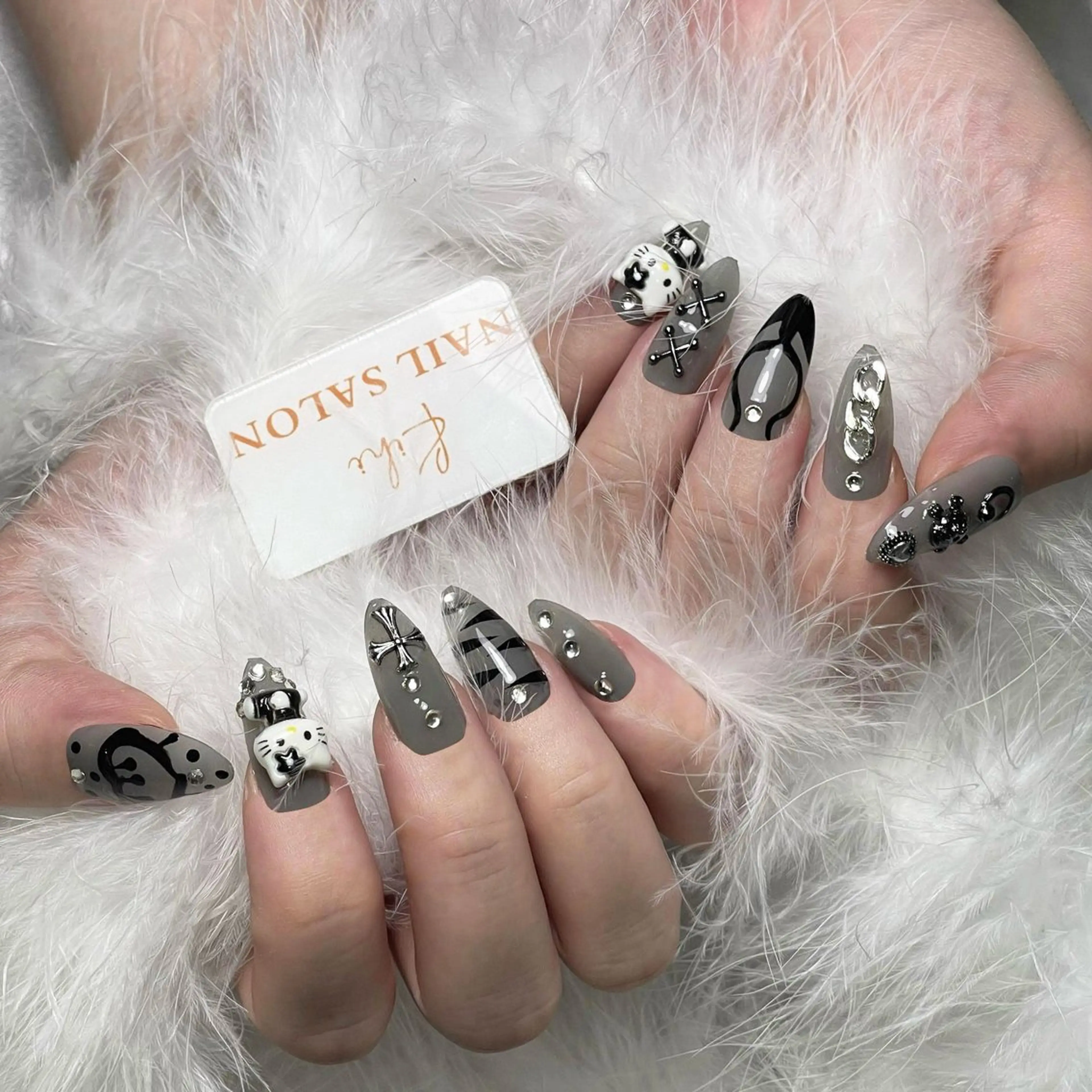 ネイル アートネイル フレンチネイル ジェルネイル グラデーション 韓国ネイル ハンドネイル 💕鈴木ユリ パラジェル/オフ無料のネイルデザイン