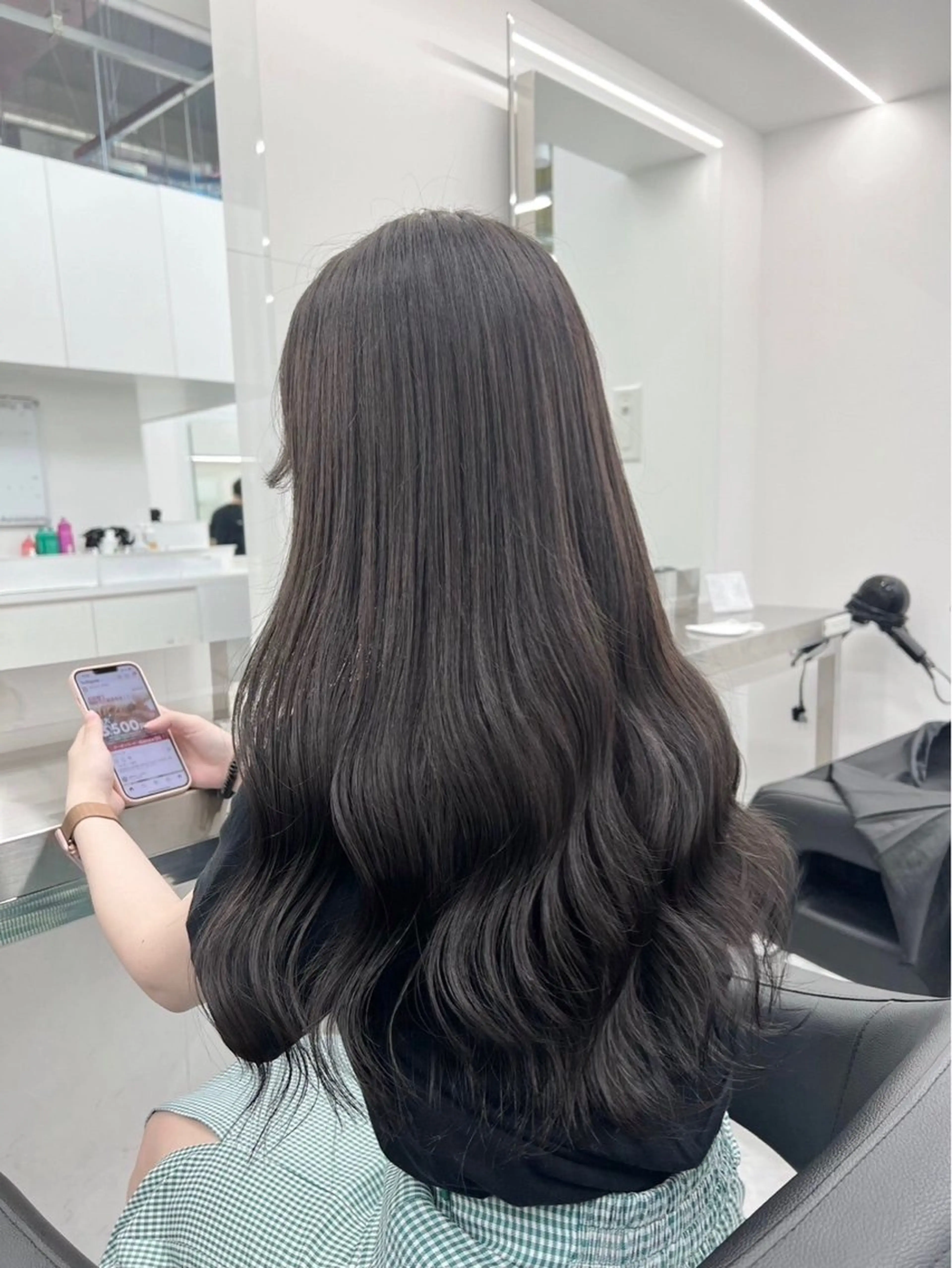 ロング カラー ヘアカラー トリートメント 韓国風暗髪🐈‍⬛ KOUMI🪽のヘアスタイル