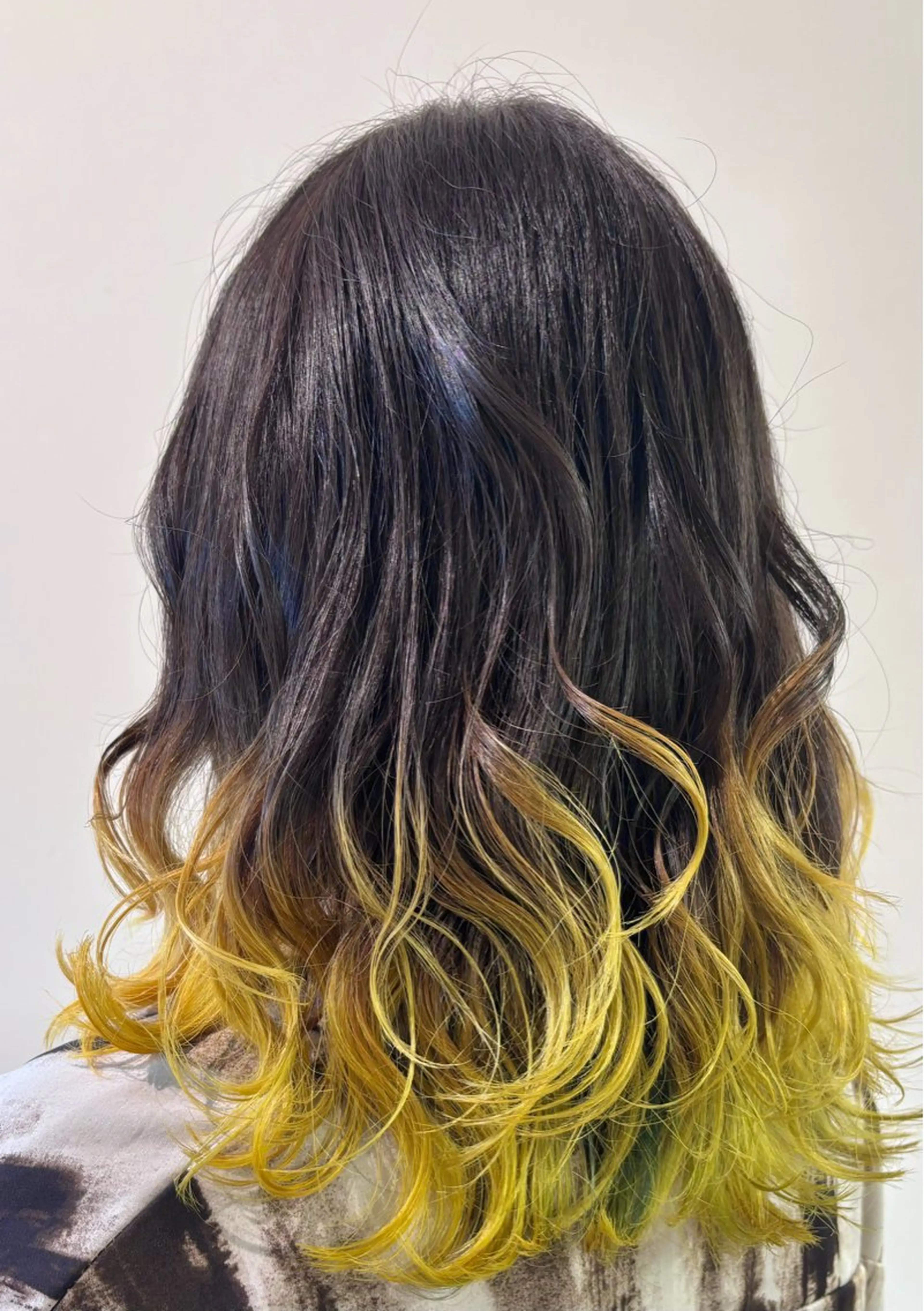 セミロング カラー 古川 琴美のヘアスタイル