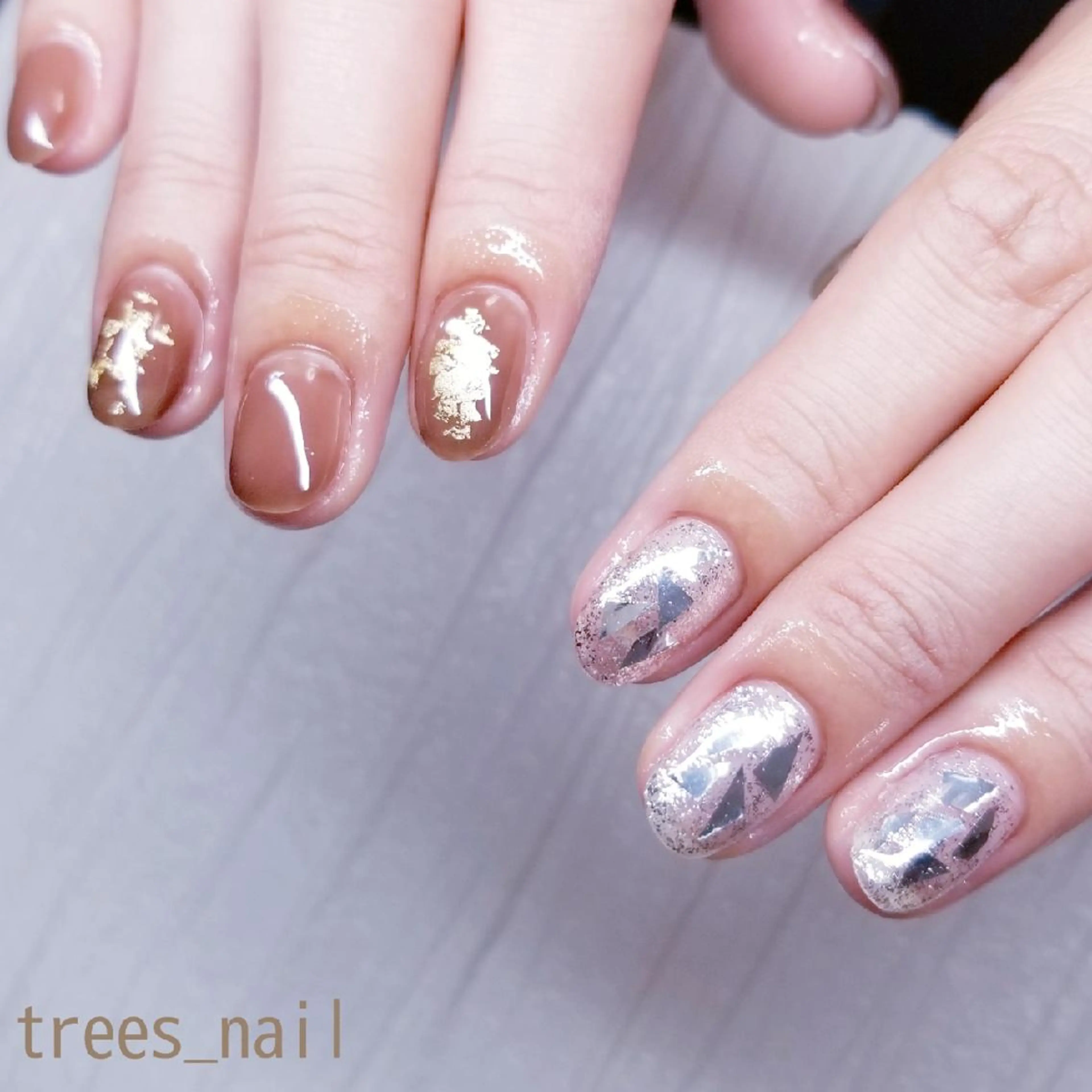 ネイル ブラウン ジェルネイル ラメ(グリッター) シルバー ソフトジェル trees_ nailのネイルデザイン