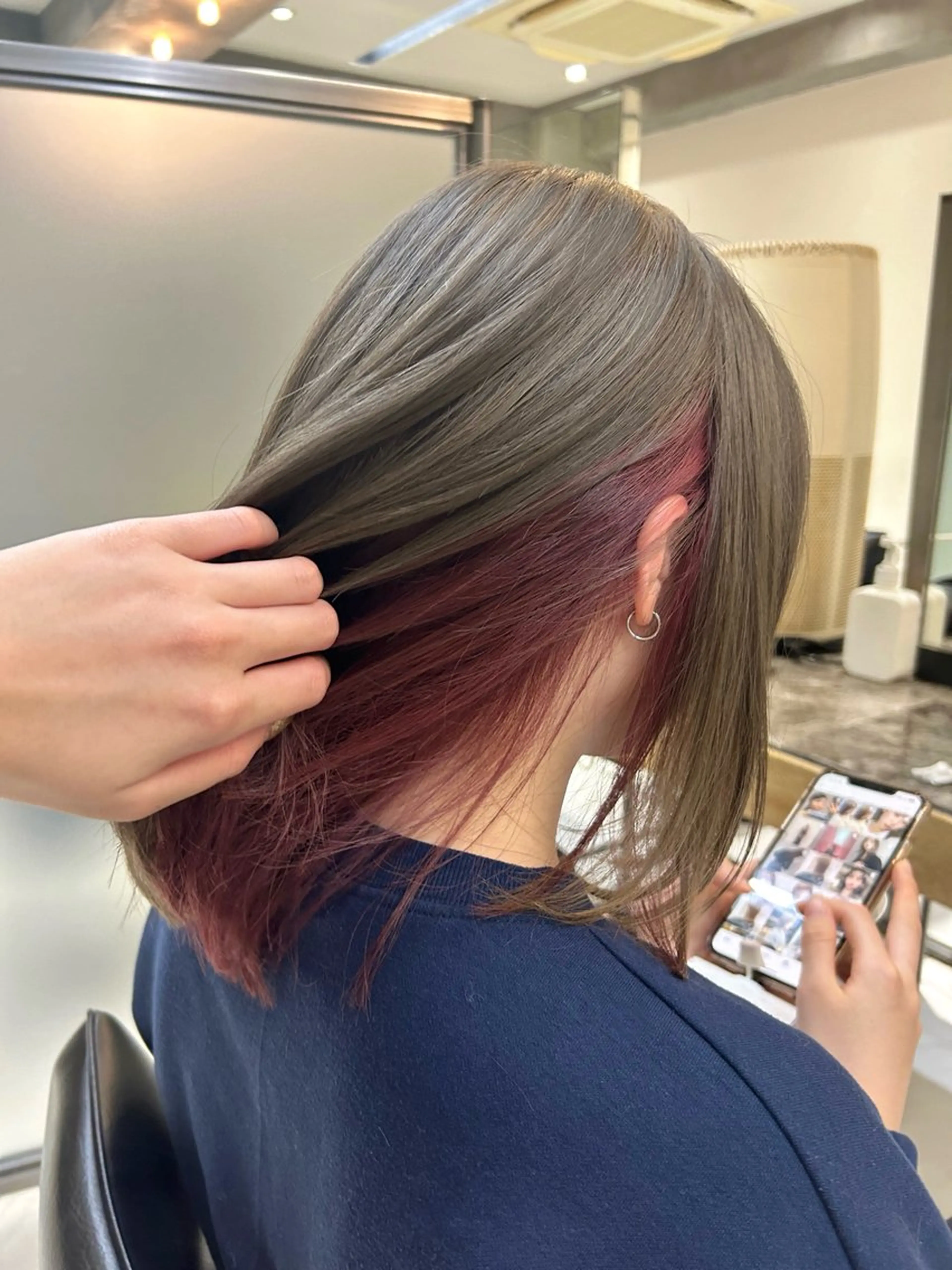 ミディアム カラー ブリーチ 透明感カラー デザインカラー インナーカラー カット ヘアカラー トリートメント 艶カラー/レイヤー 🦋AKARI🦋のヘアスタイル