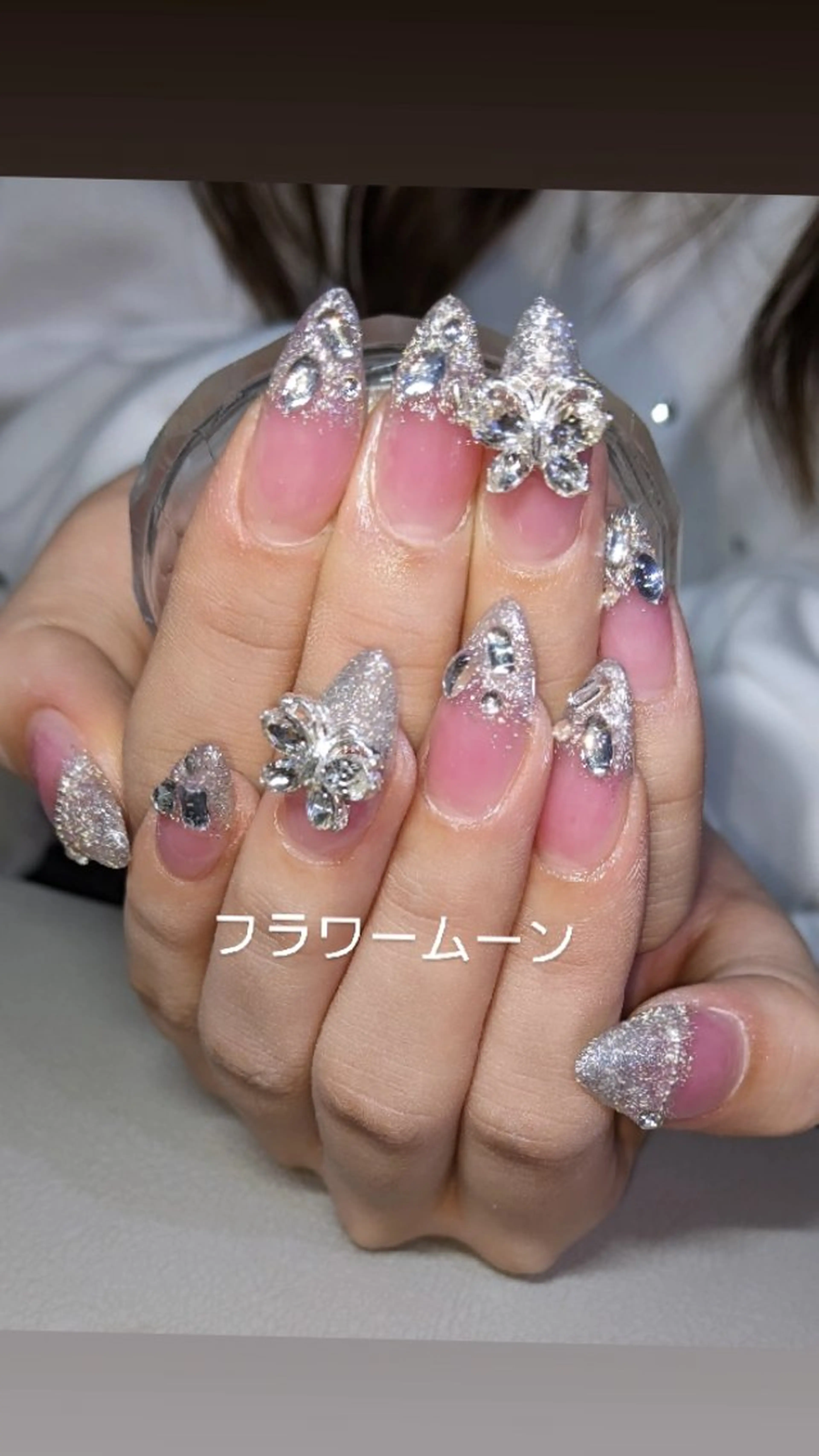 ネイル グラデーション ハンドネイル ハンドケア フラワー ムーンのネイルデザイン