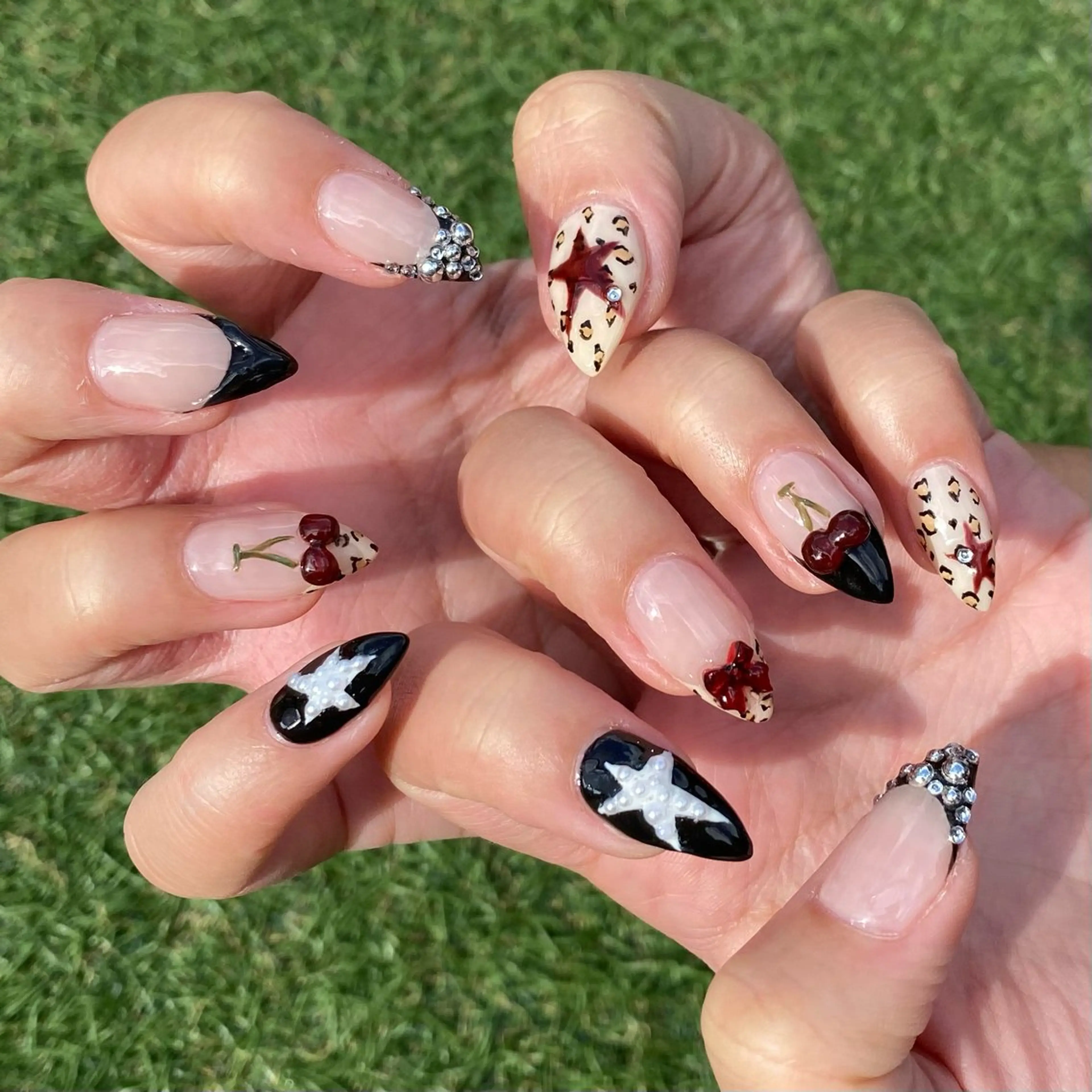 ネイル ハンドネイル デコパーツが得意♪ ネイル/眉毛/エステの眉毛・アイブロウイメージ