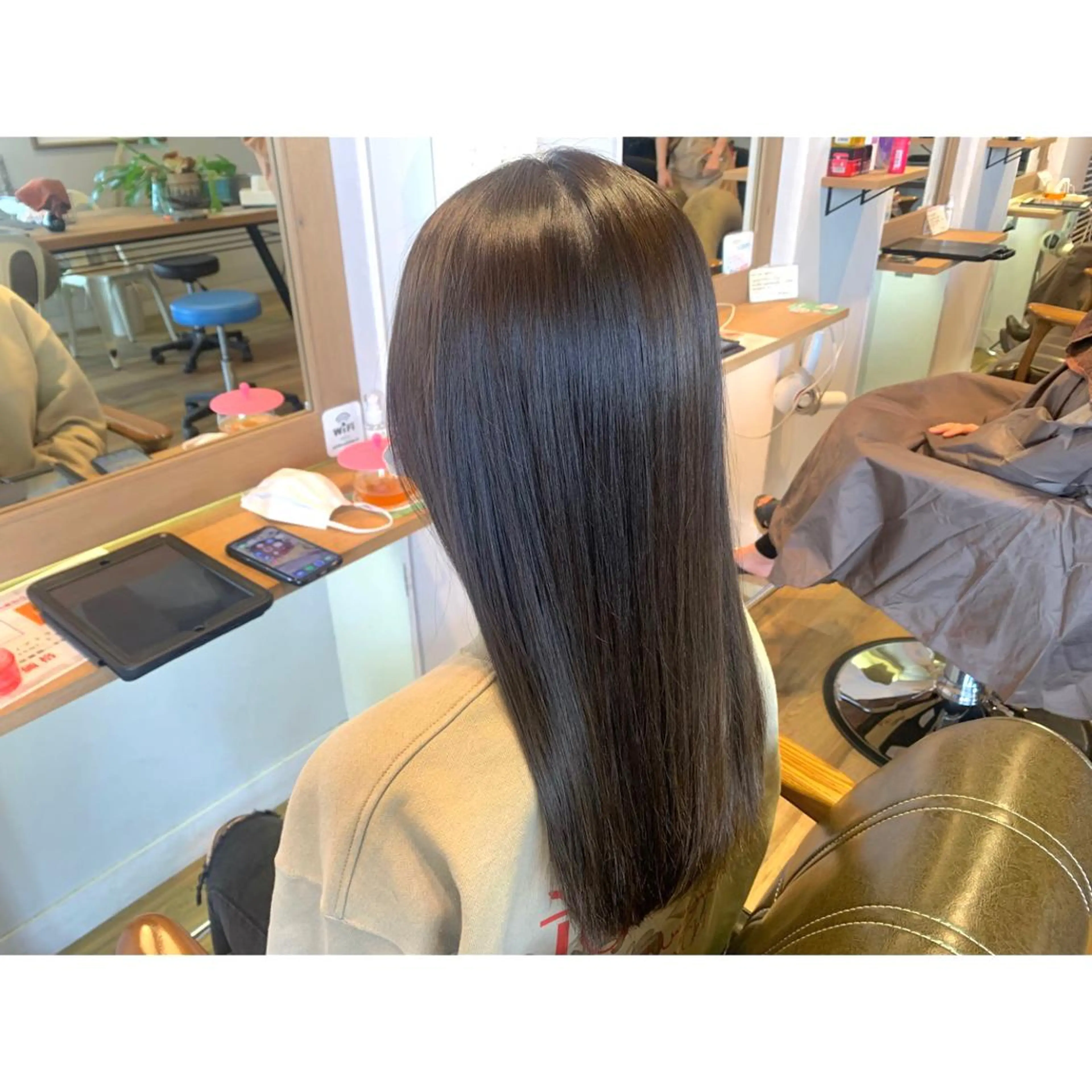 ロング カラー グレージュ ヘアカラー トリートメント ツキダテ ユイのヘアスタイル