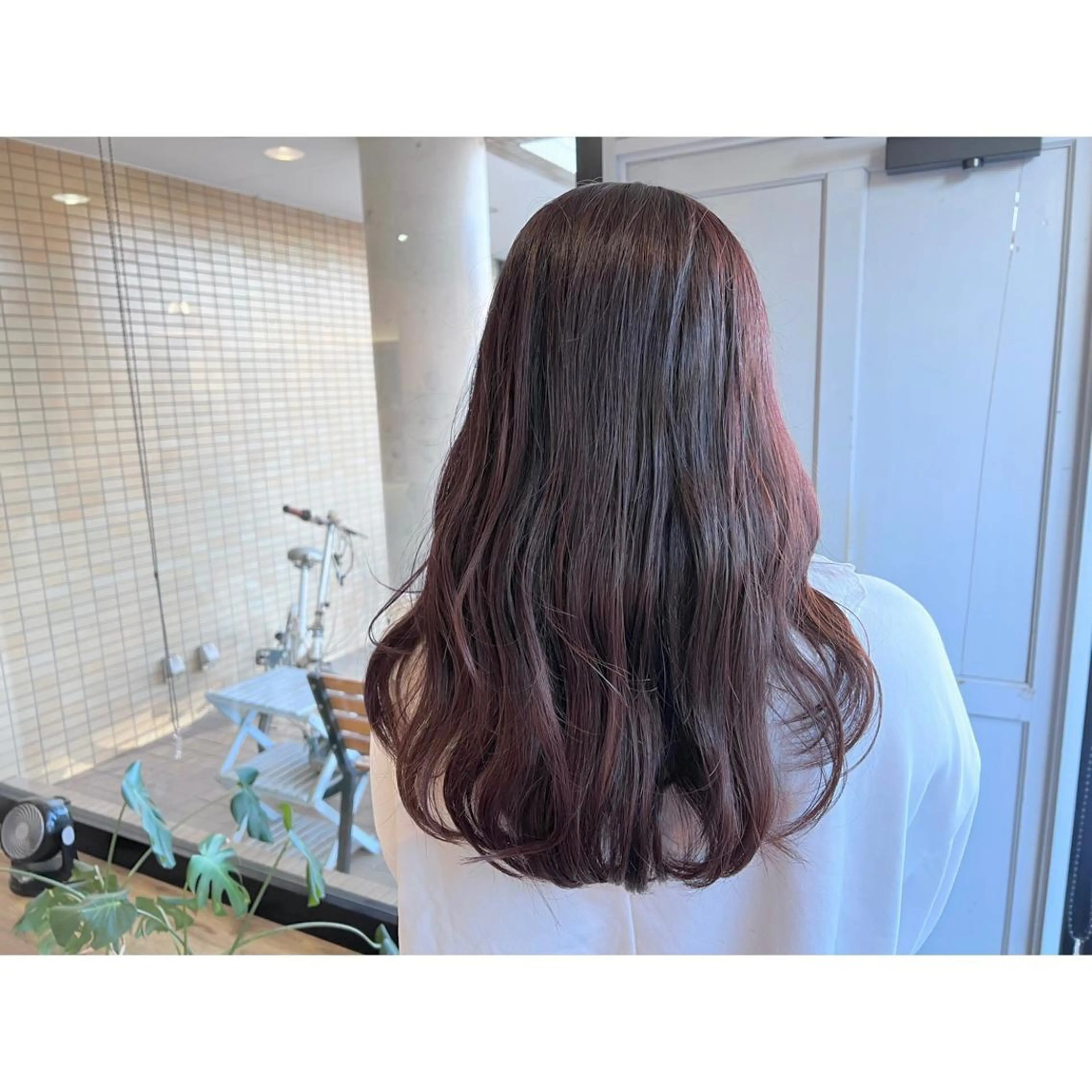 ロング カラー バイオレットカラー ヘアカラー トリートメント ツキダテ ユイのヘアスタイル
