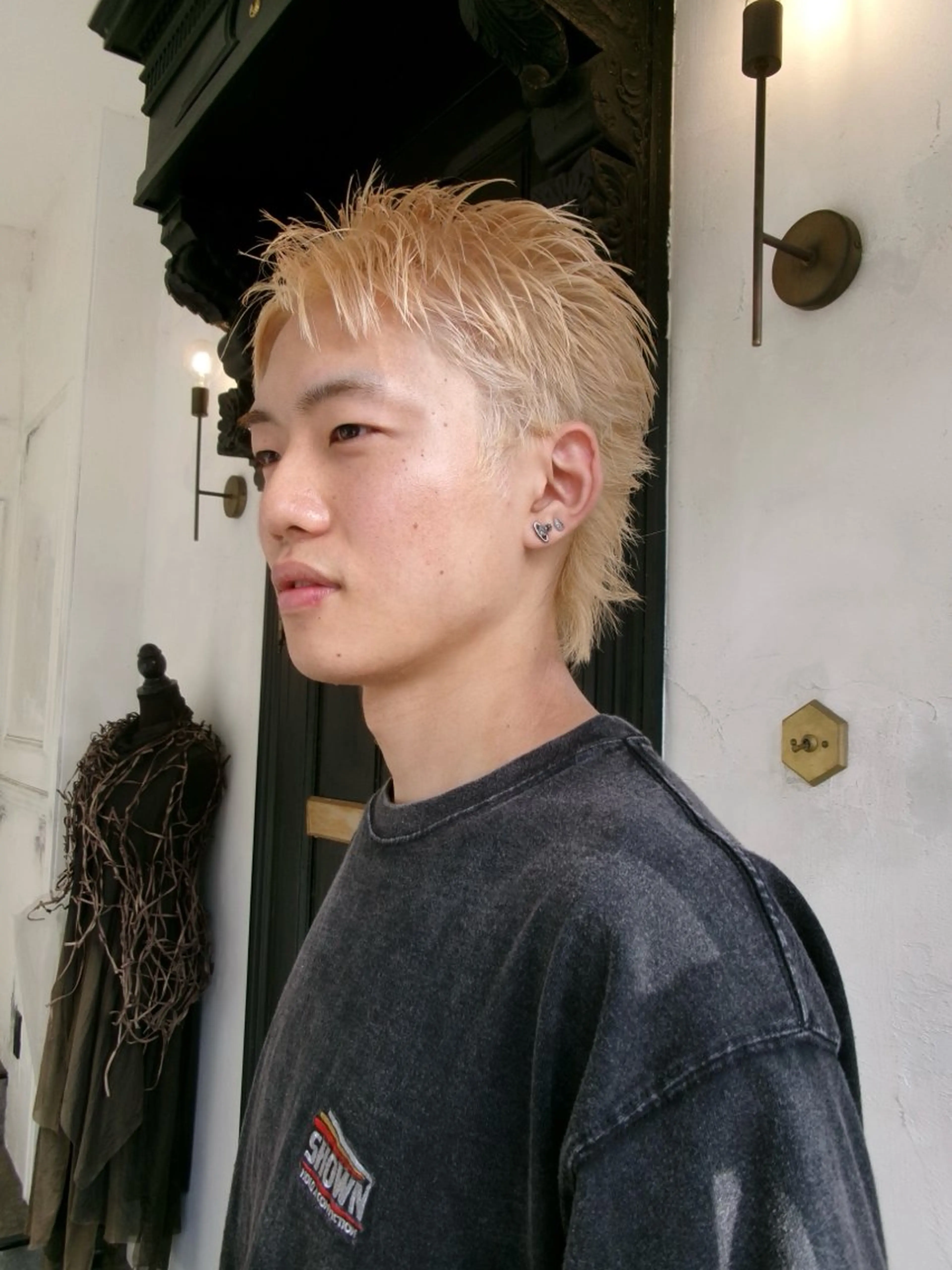 カラー メンズ ブロンド comeghead 琴音のヘアスタイル