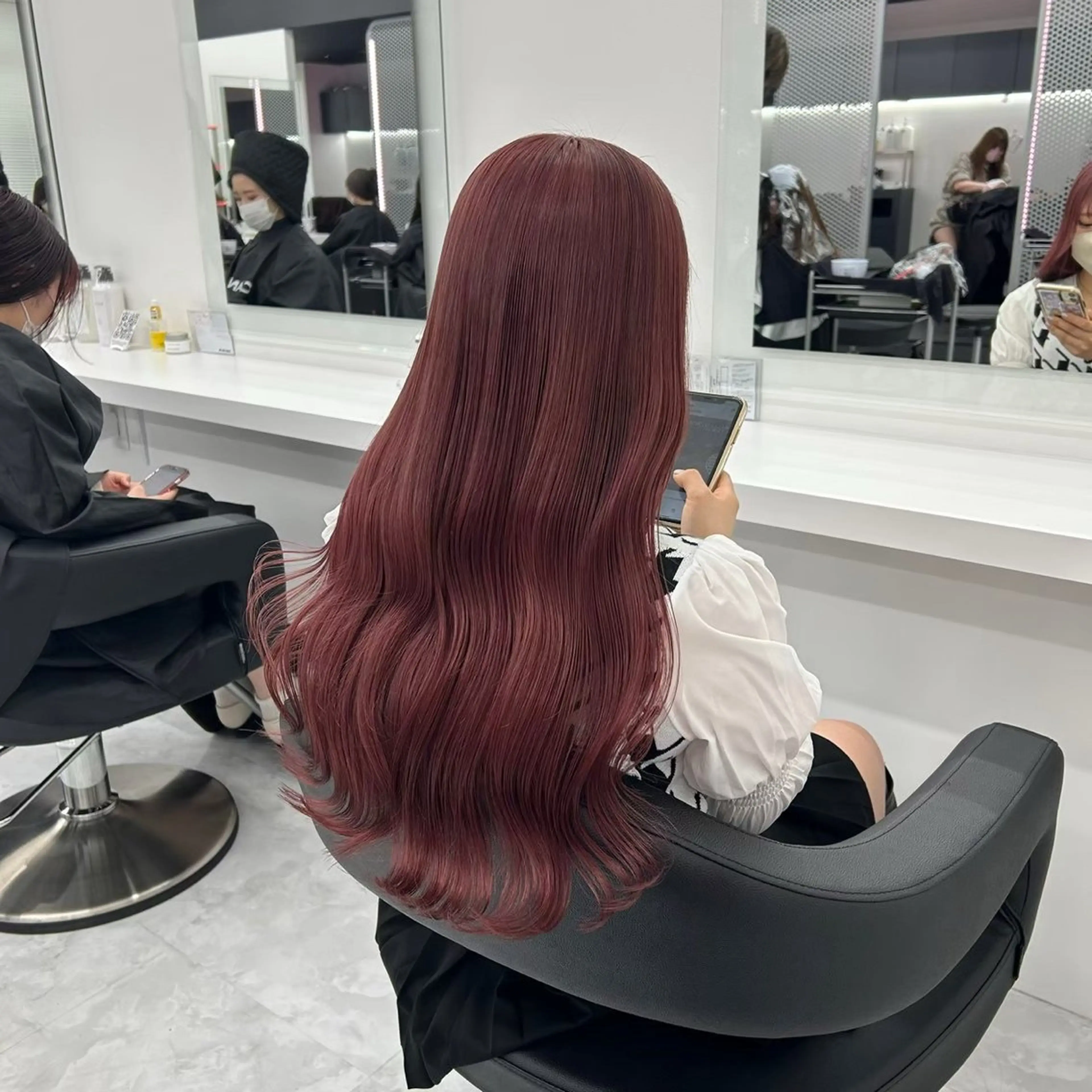 ロング ヘアカラー トリートメント ヘッドスパ ヘアセット ❤︎ワンホンガーリー なハイトーンヘア❤︎のヘアスタイル