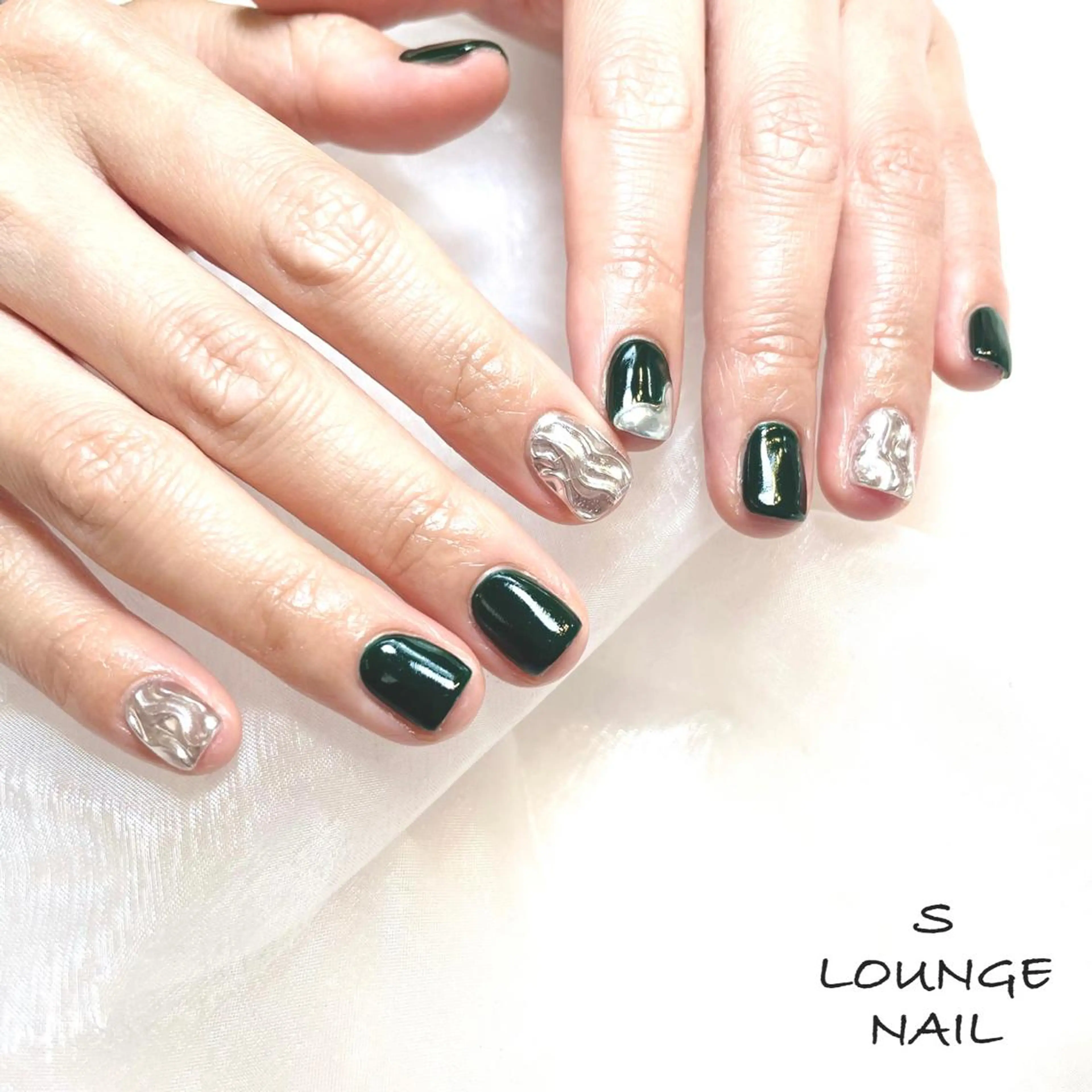 ネイル S LOUNGE NAIL所属・パーツたくさん🍓 SUMIのネイルデザイン