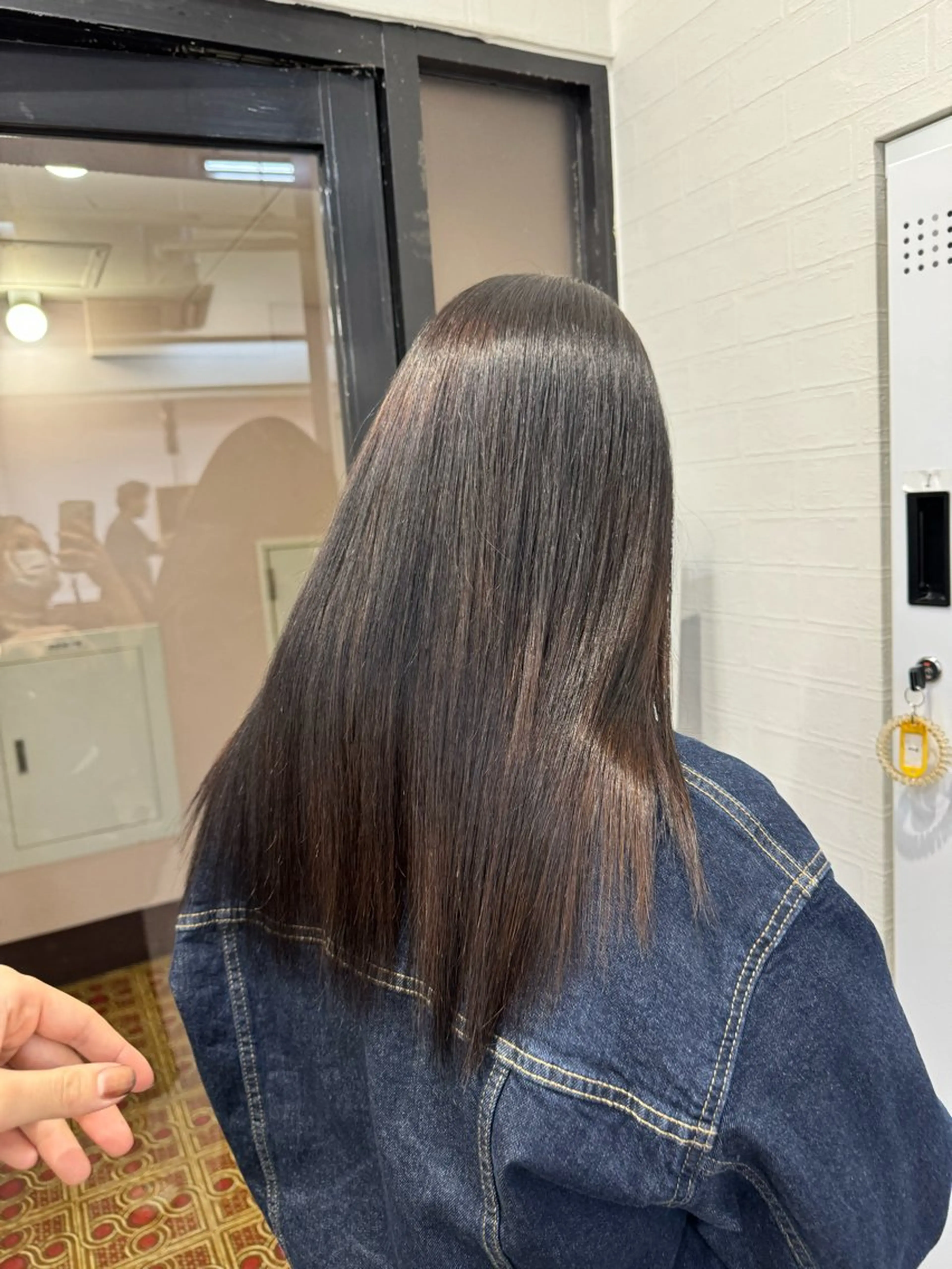 セミロング apollo 横浜所属・横浜🦋ハイトーン 🫐耳つぼジュエリーのヘアスタイル