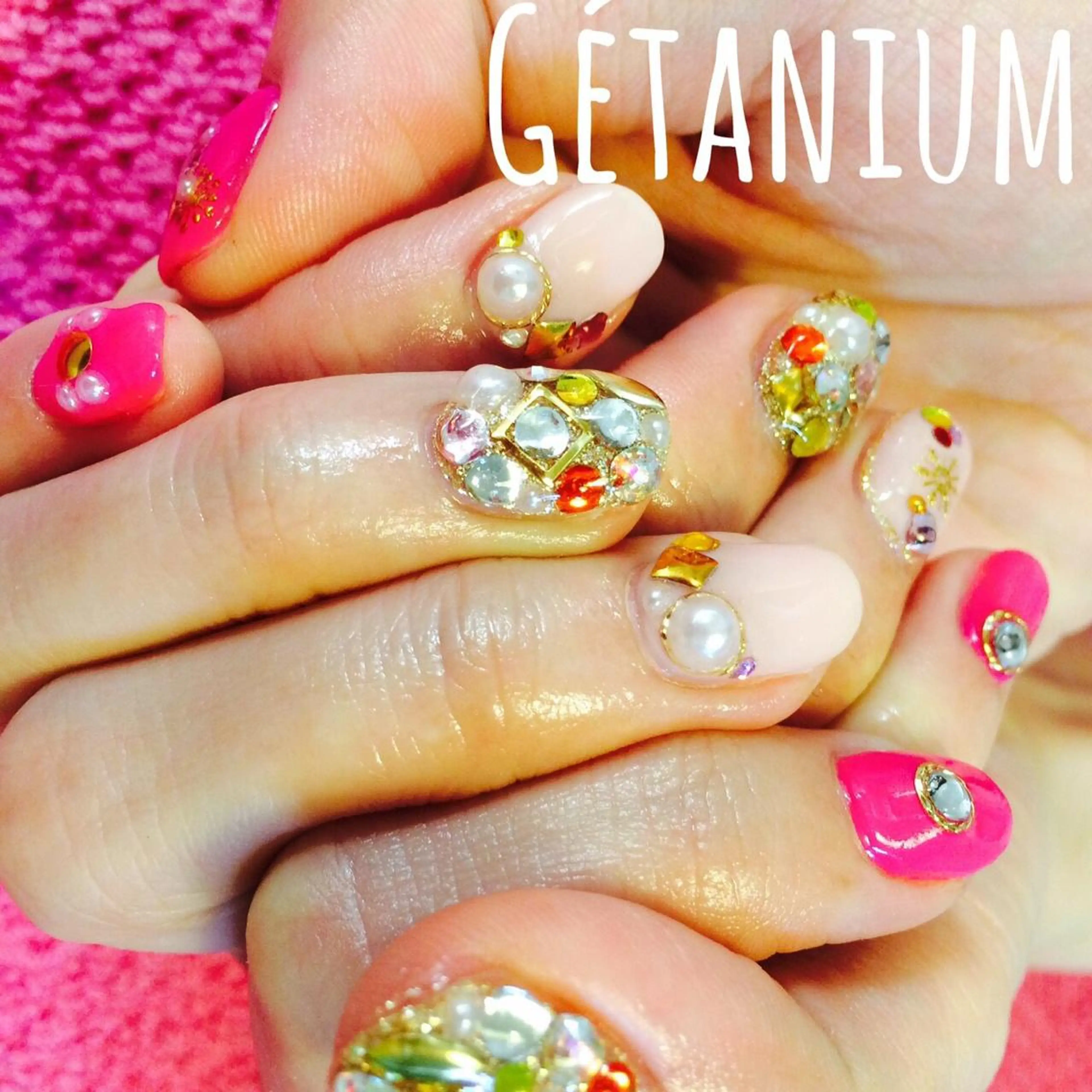 ネイル ゴージャス GéRanium Harukaのネイルデザイン