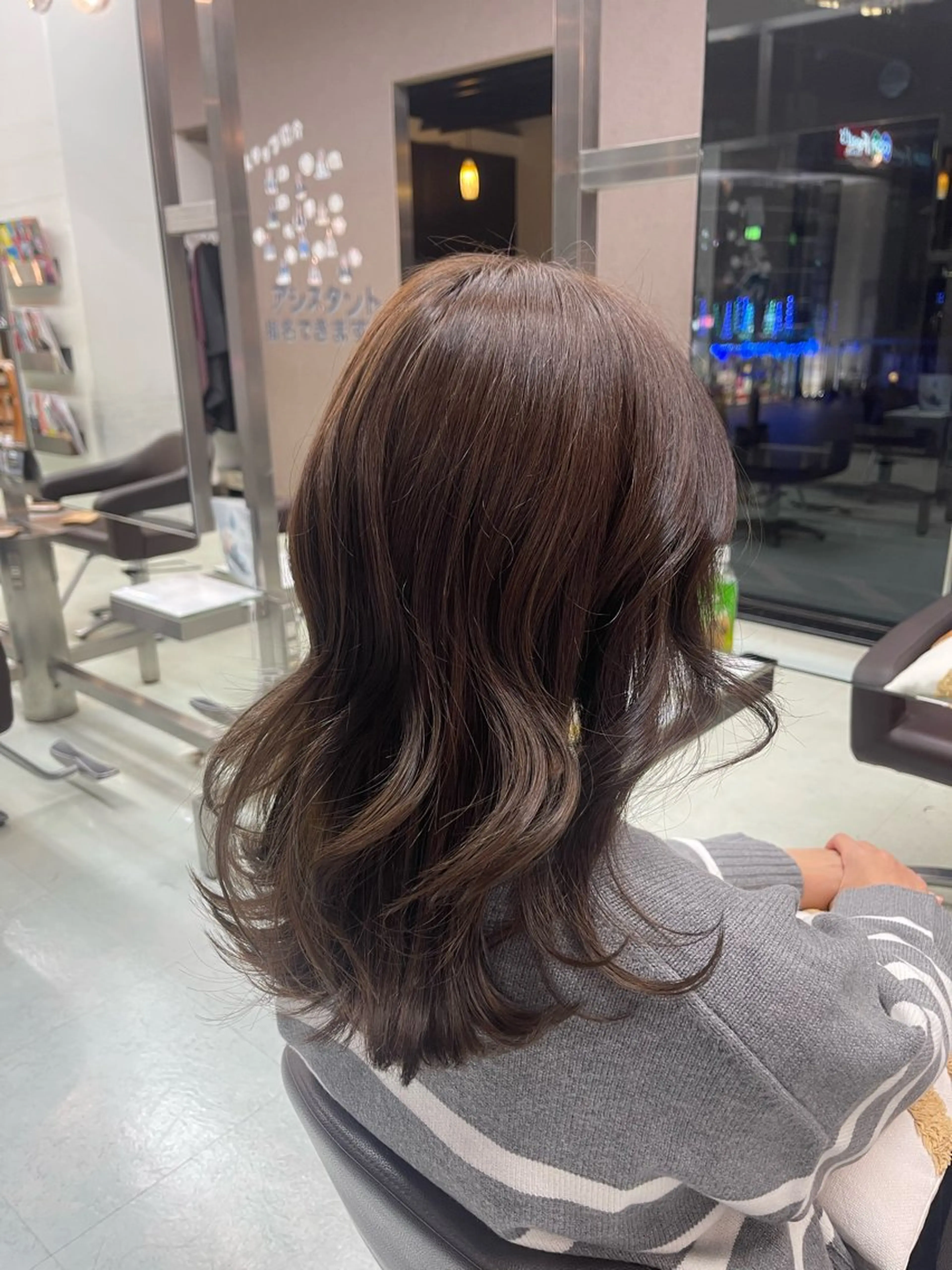 セミロング カラー ベージュカラー 透明感カラー ヘアーメイクWILL 西宮店所属・WILL西宮 藤原 佳奈/髪質改善/艶髪のヘアスタイル