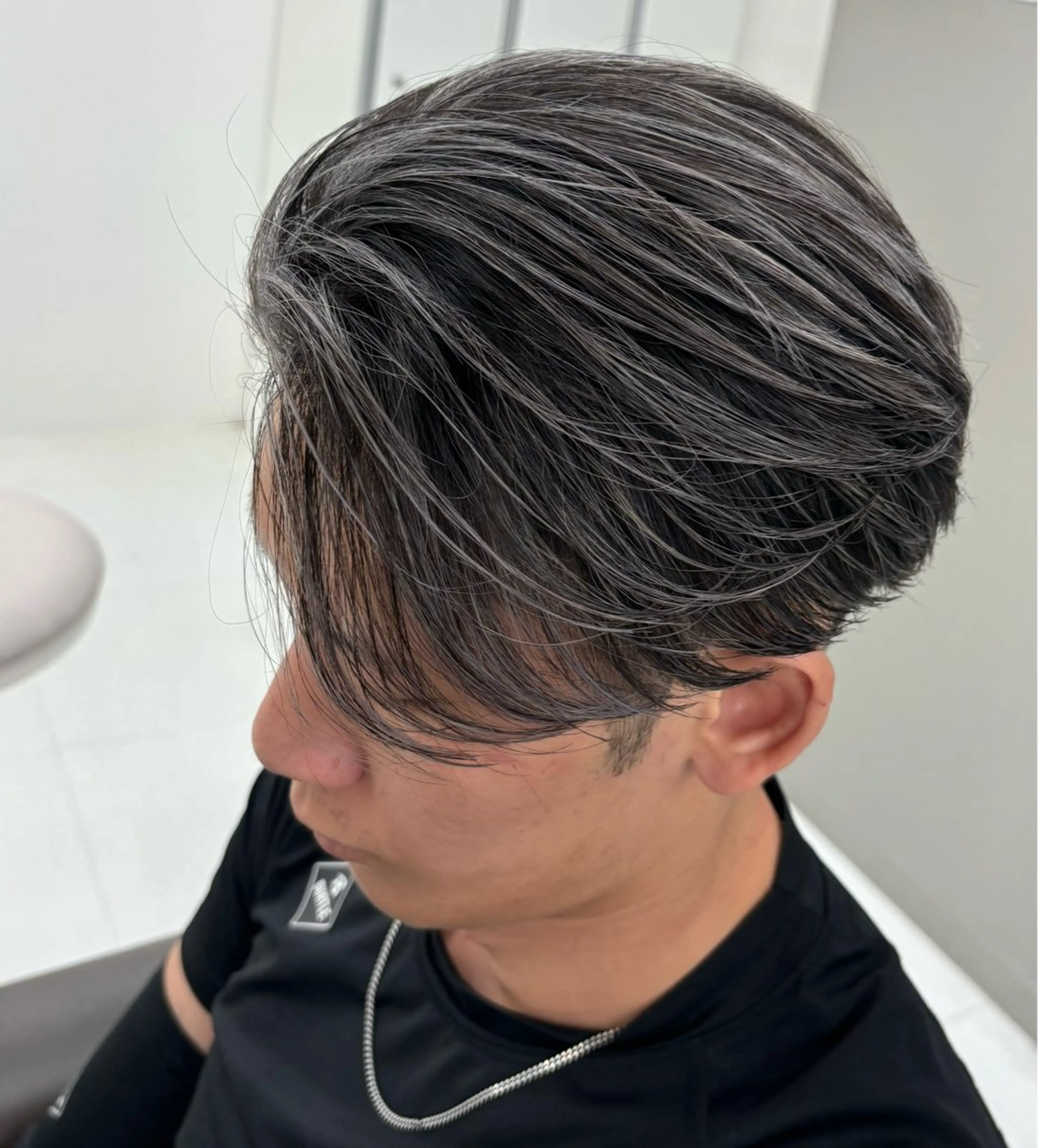 ミディアム カラー メンズ era2d所属・マコト/心斎橋 メンズ専門店のヘアスタイル