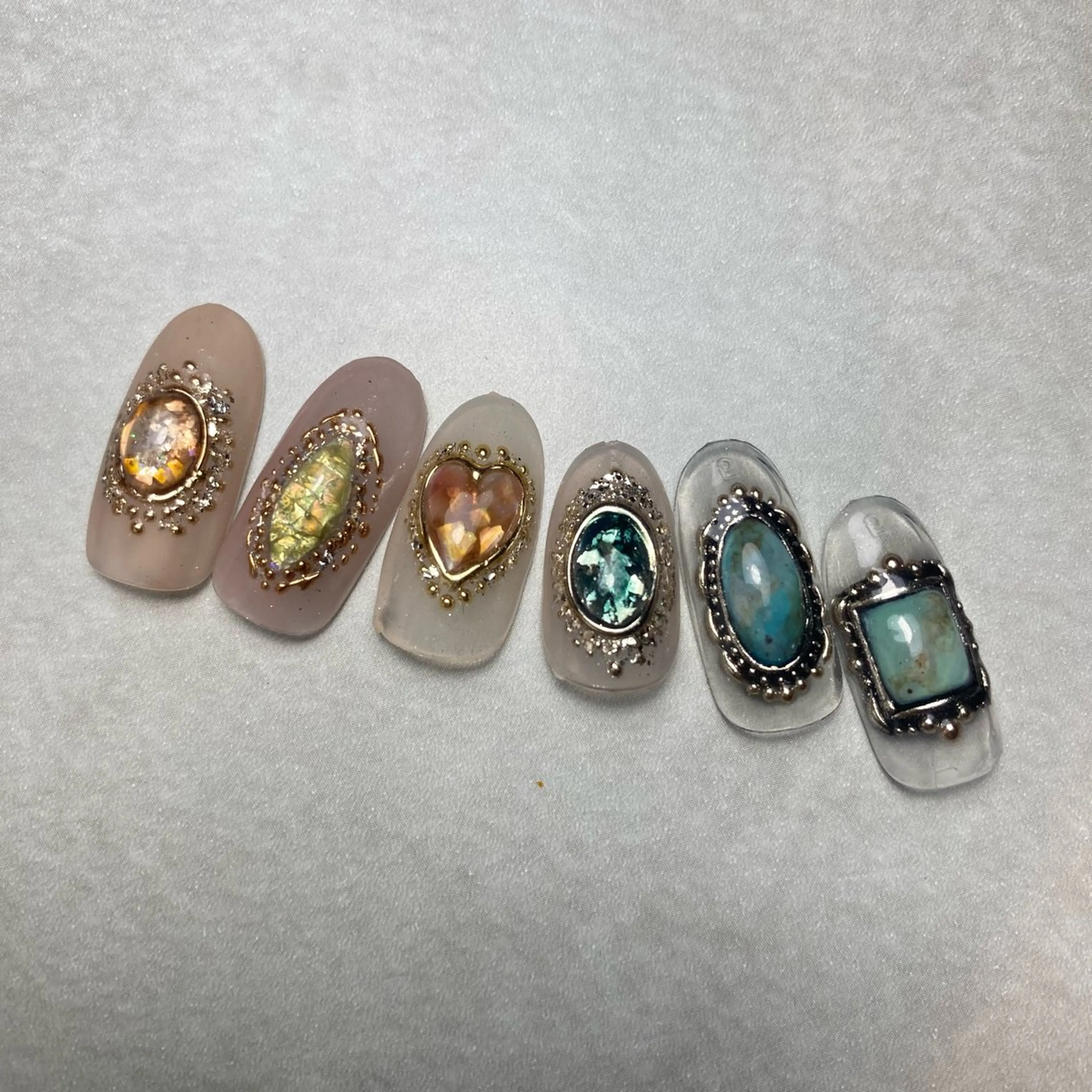 ネイル PEACE minariのネイルデザイン