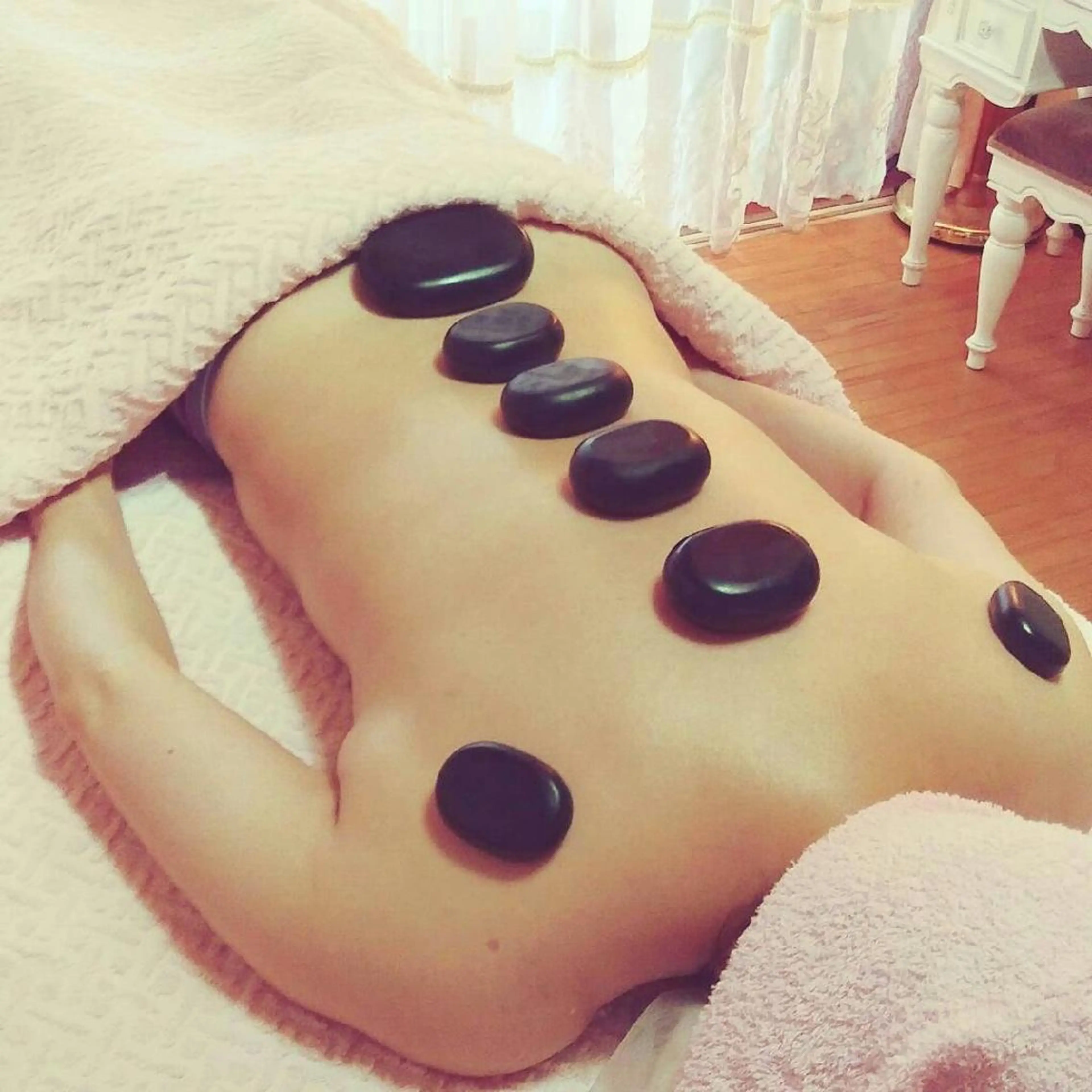 ボディリラクゼーション【極上アロマ💗リンパ&ホットストーンセラピー】の写真