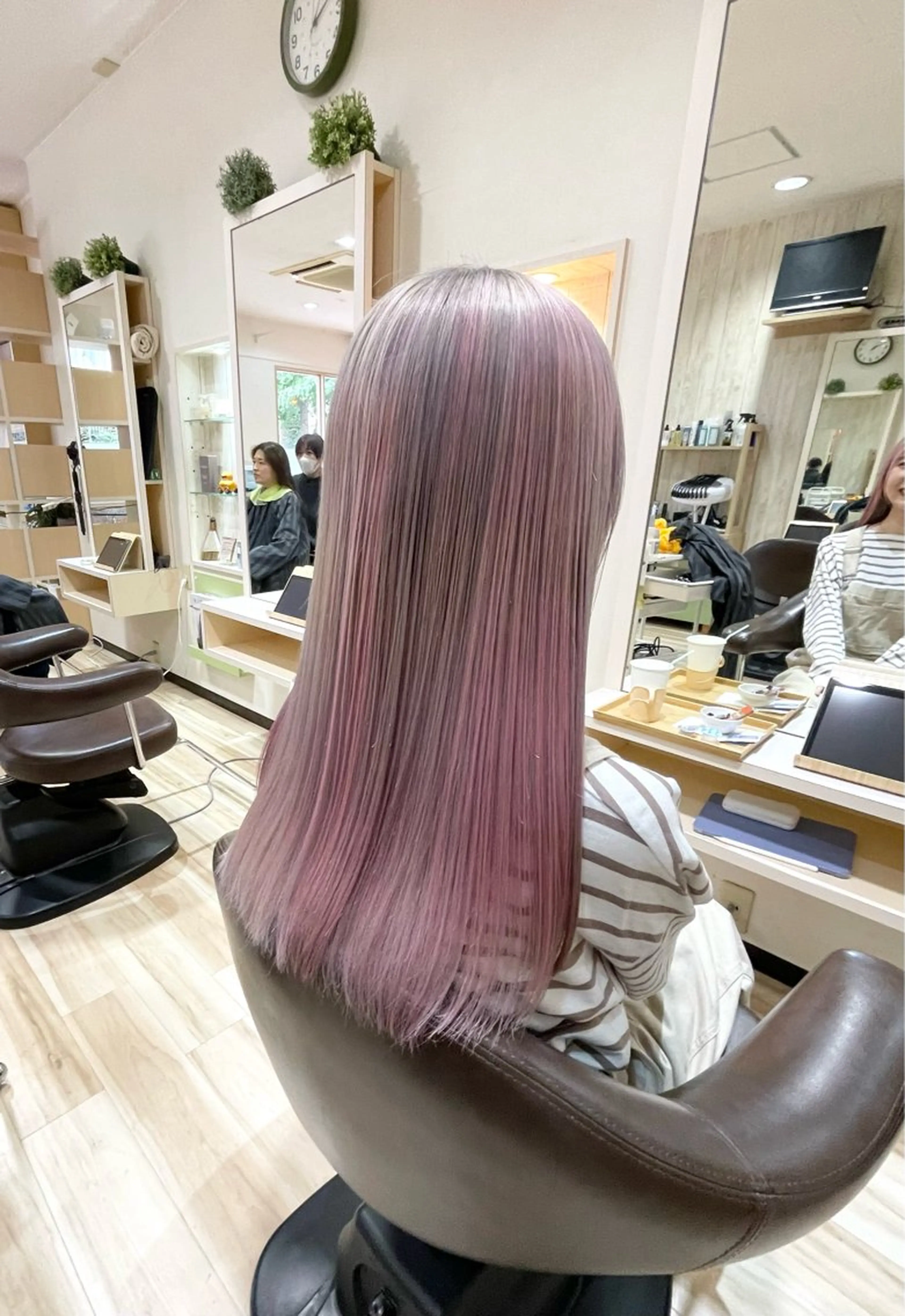 ロング カラー ブリーチ デザインカラー グレージュ ピンクカラー 🌈派手髪ハイトーン 🌈鈴木亮太🌈のヘアスタイル