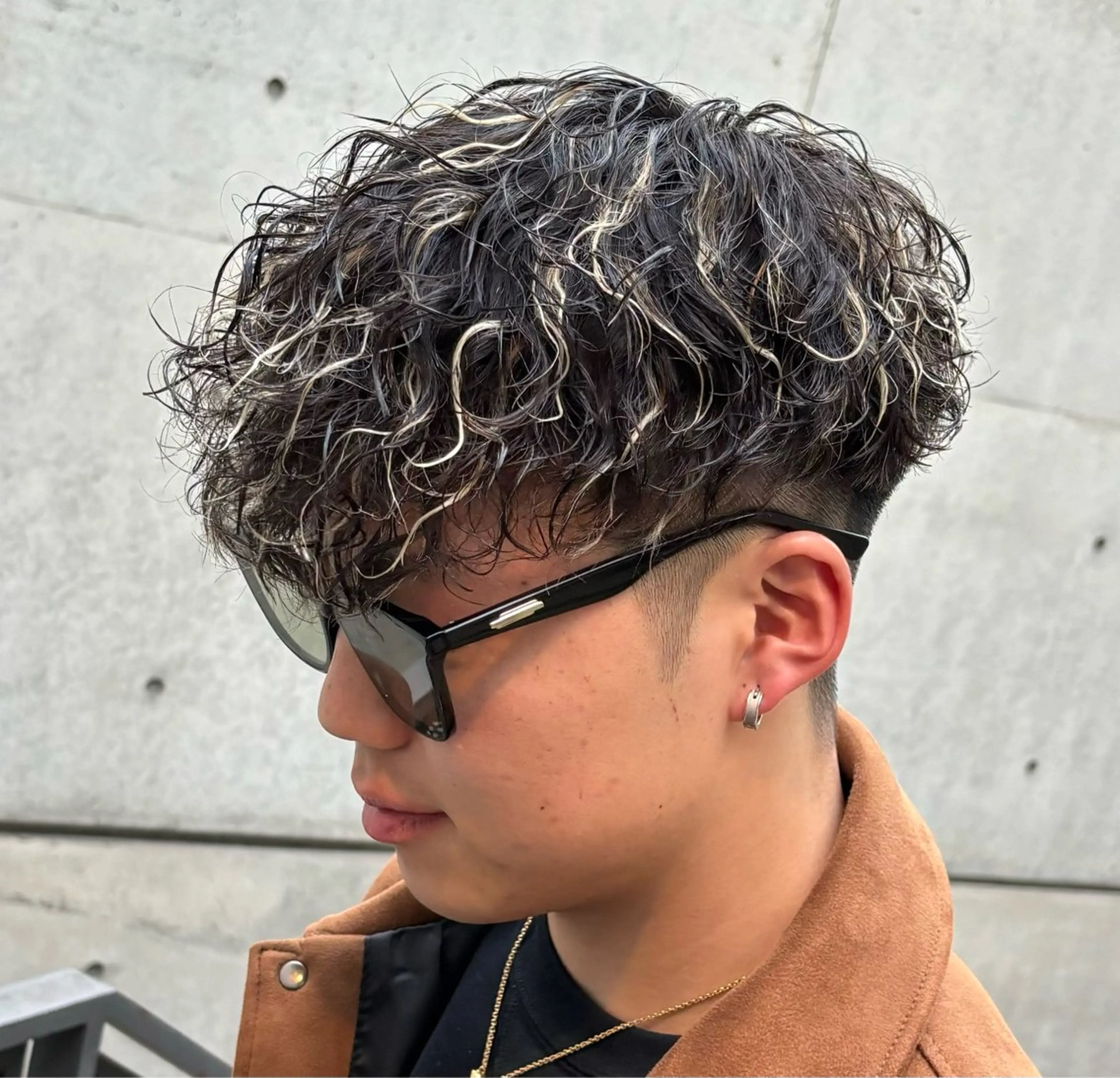 ショート パーマ メンズ メンズハイライト スペインカール ハイライト era2d所属・マコト/心斎橋 メンズ専門店のヘアスタイル