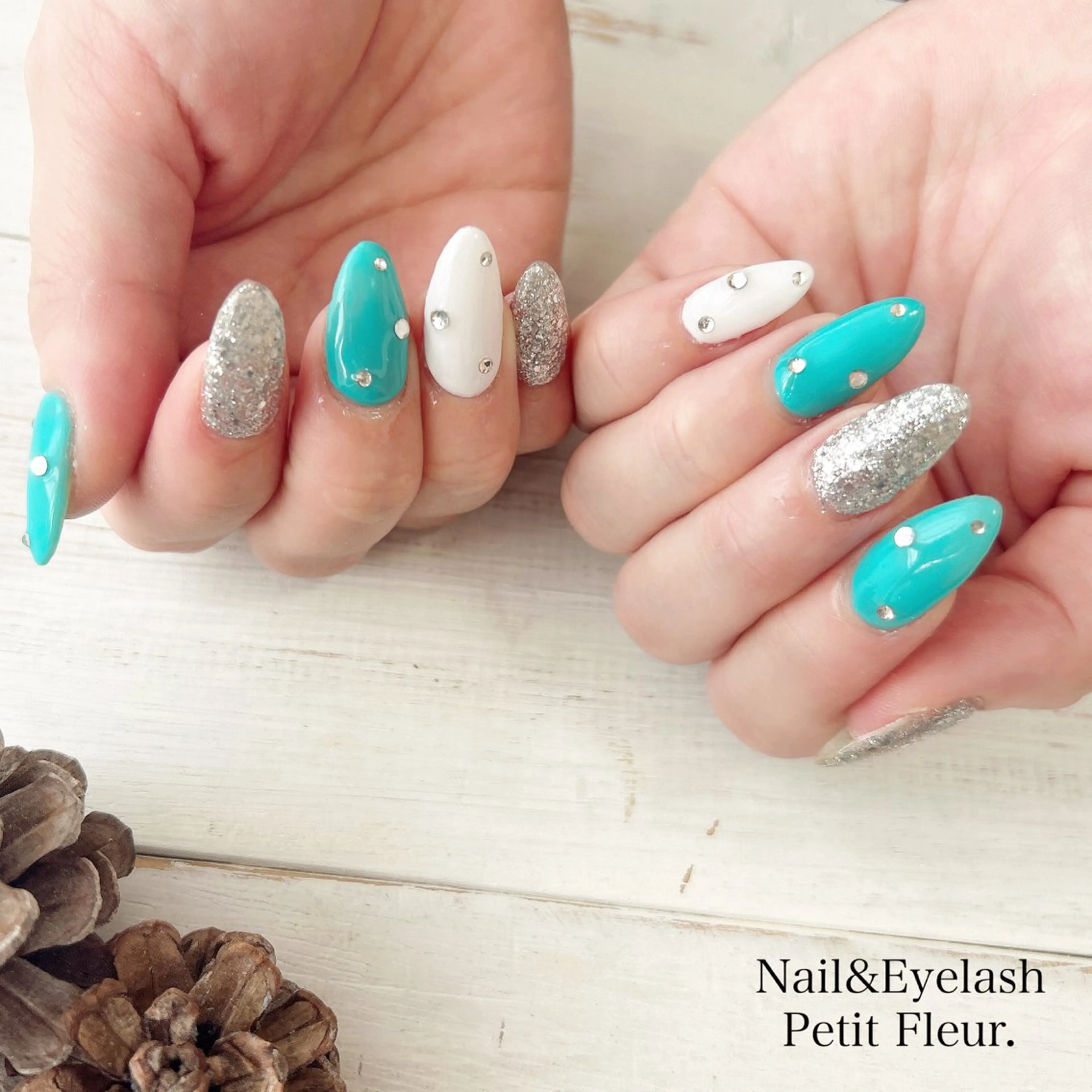 ネイル Petit Fleur所属・青柳 亜梨奈のマツエク・マツパデザイン