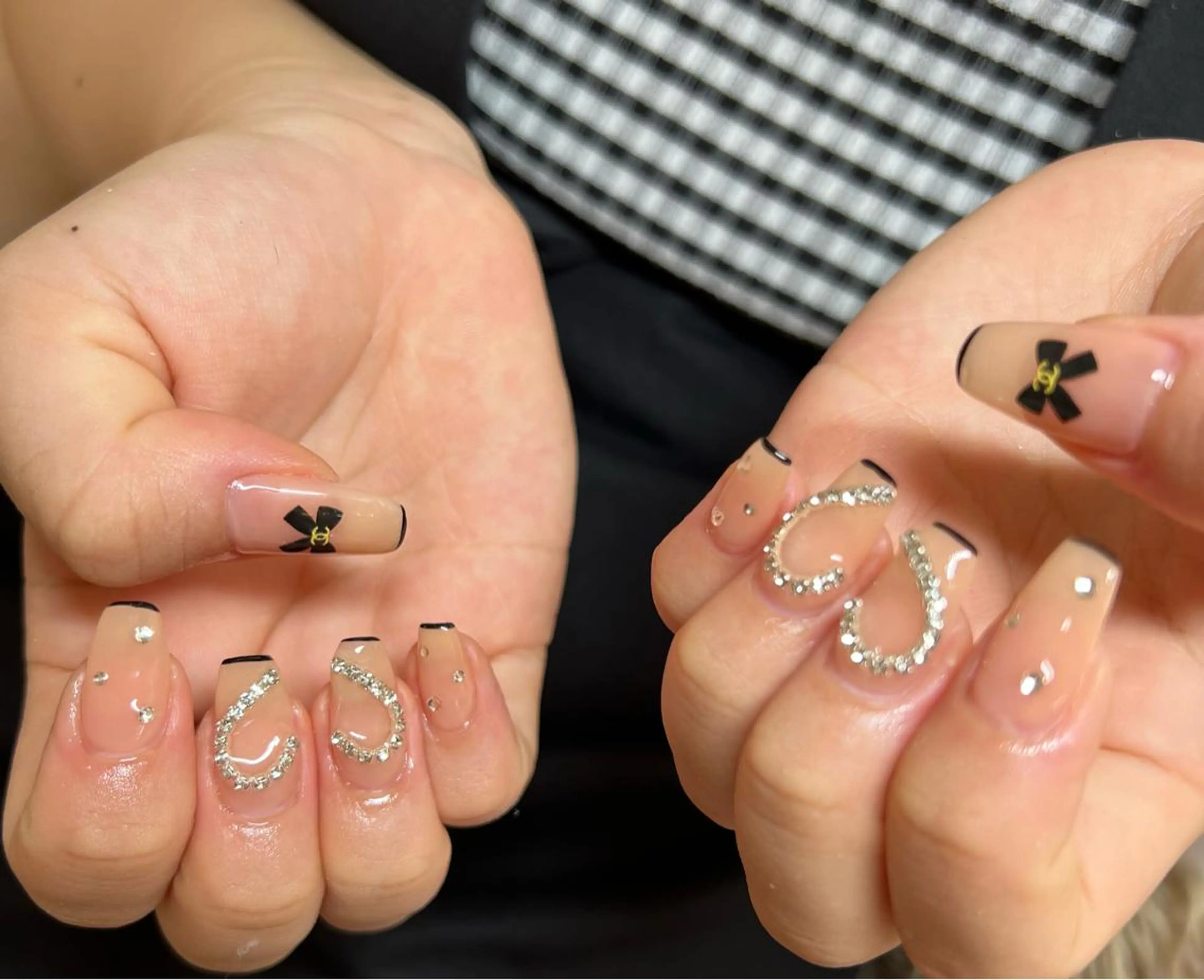 ネイル オーロラネイル ジェルネイル 韓国ネイル マグネットネイル ミラーネイル ちゅるんネイル🪄 耳ツボジュエリー🔗のネイルデザイン