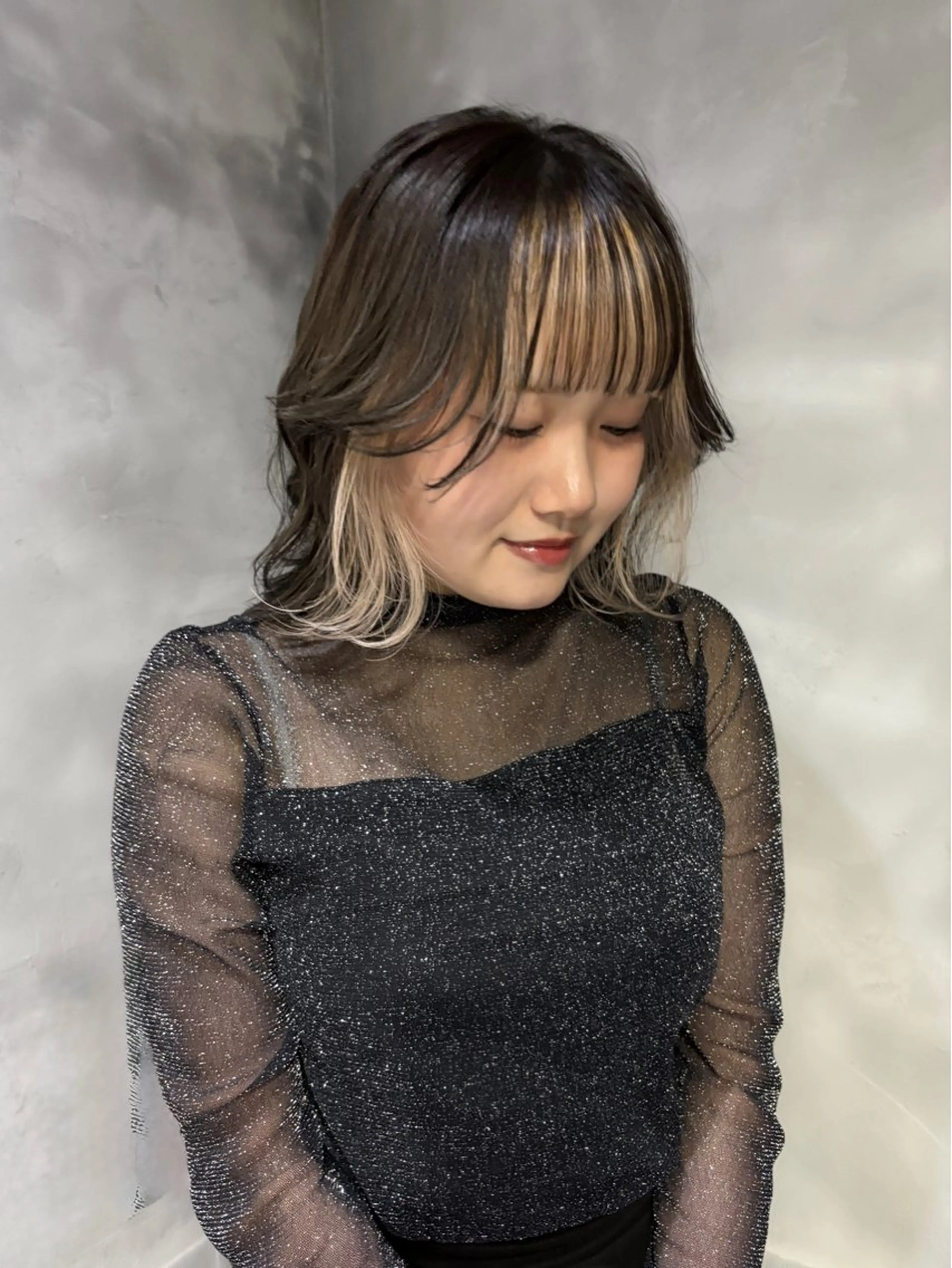 ミディアム カット ヘアカラー すぎもと さき⚡️ レイヤー･*パーマのヘアスタイル