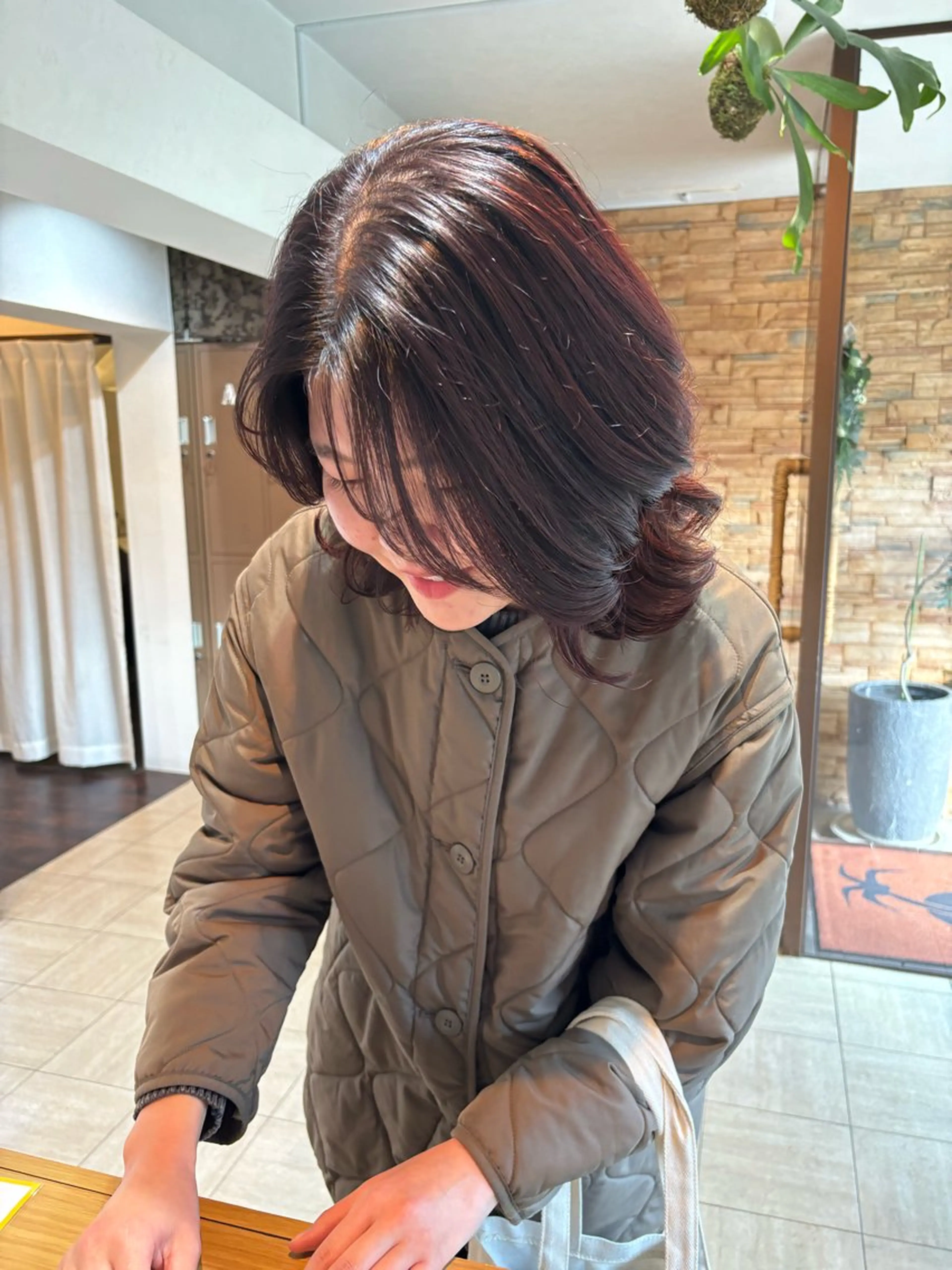 ミディアム 顔周りの似合わせ特化 井手麻梨栄のヘアスタイル