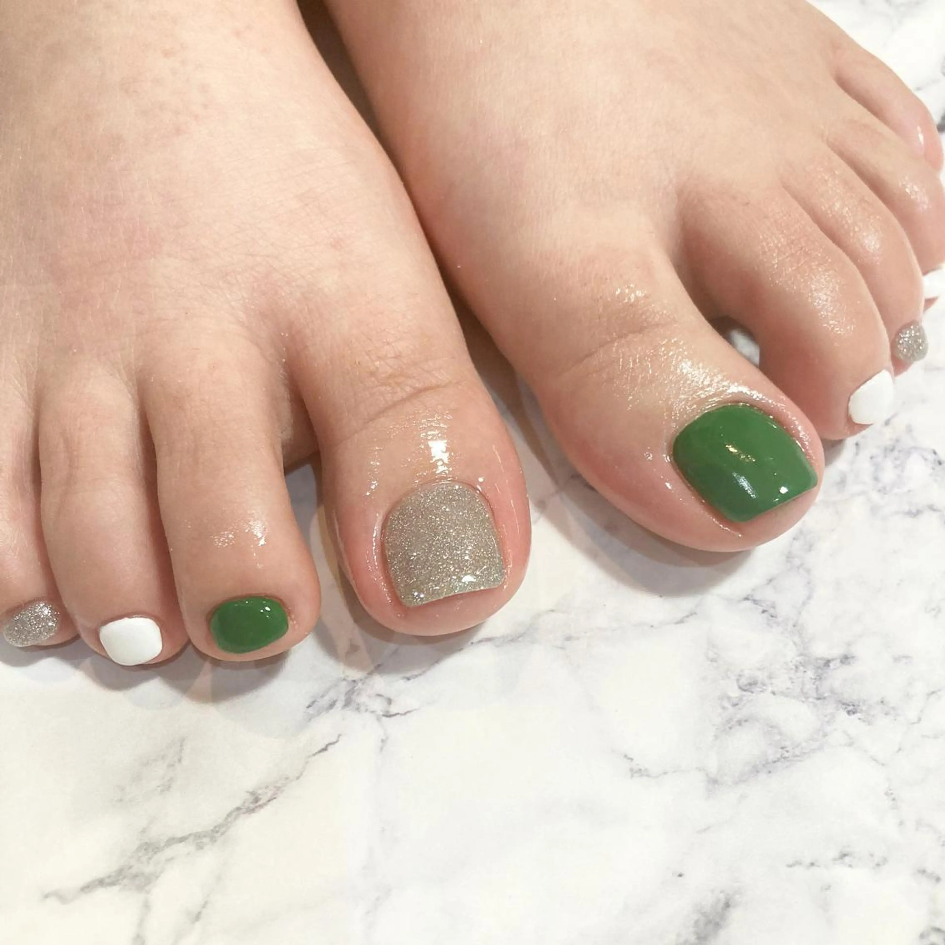 ネイル フットネイル Nail & Epi  salon lapis所属・乃木坂六本木 ラピスＹＵＫＩのネイルデザイン
