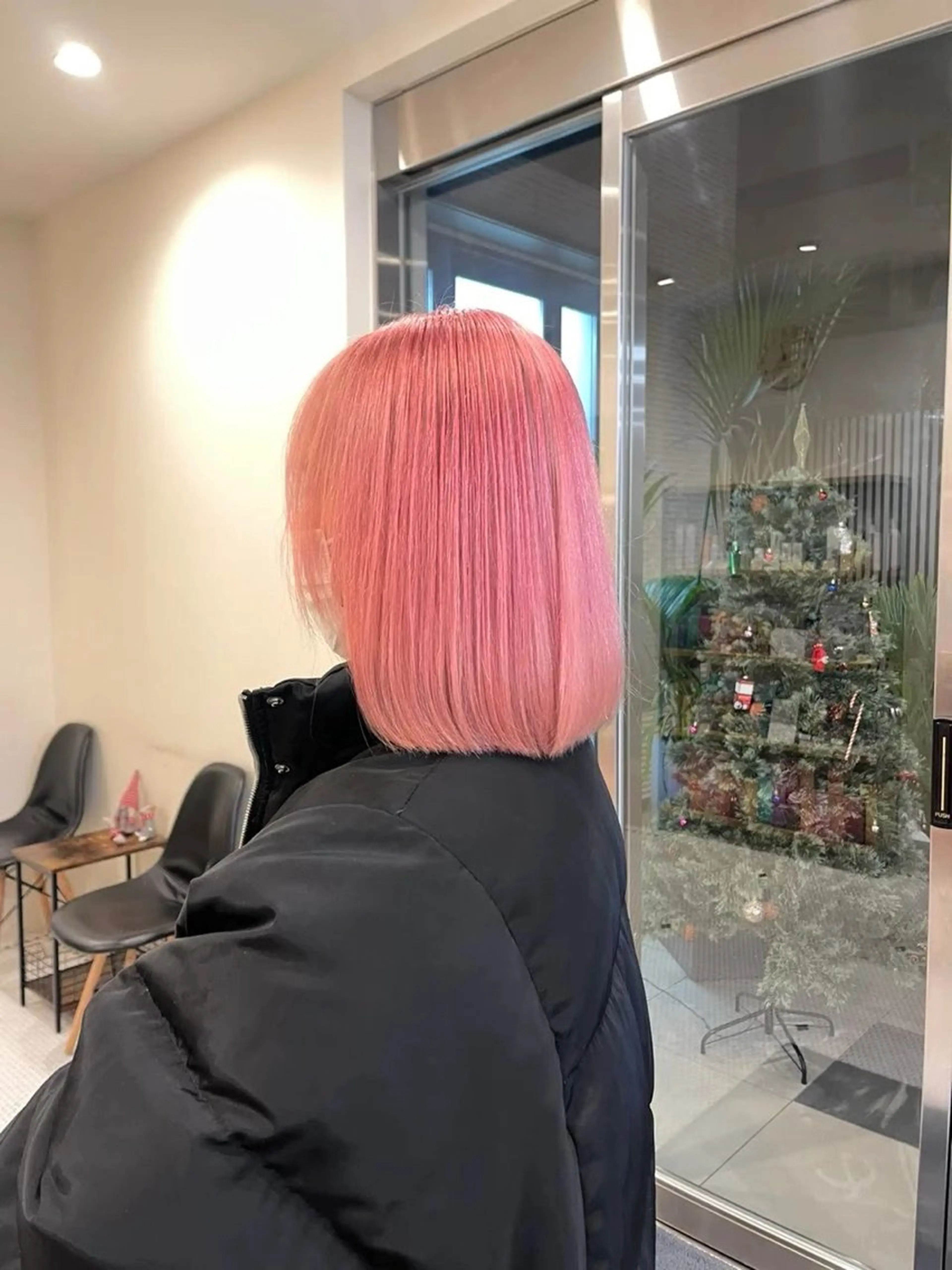 カラー 韓国レイヤーカット/ ハイトーン/マアヤのヘアスタイル