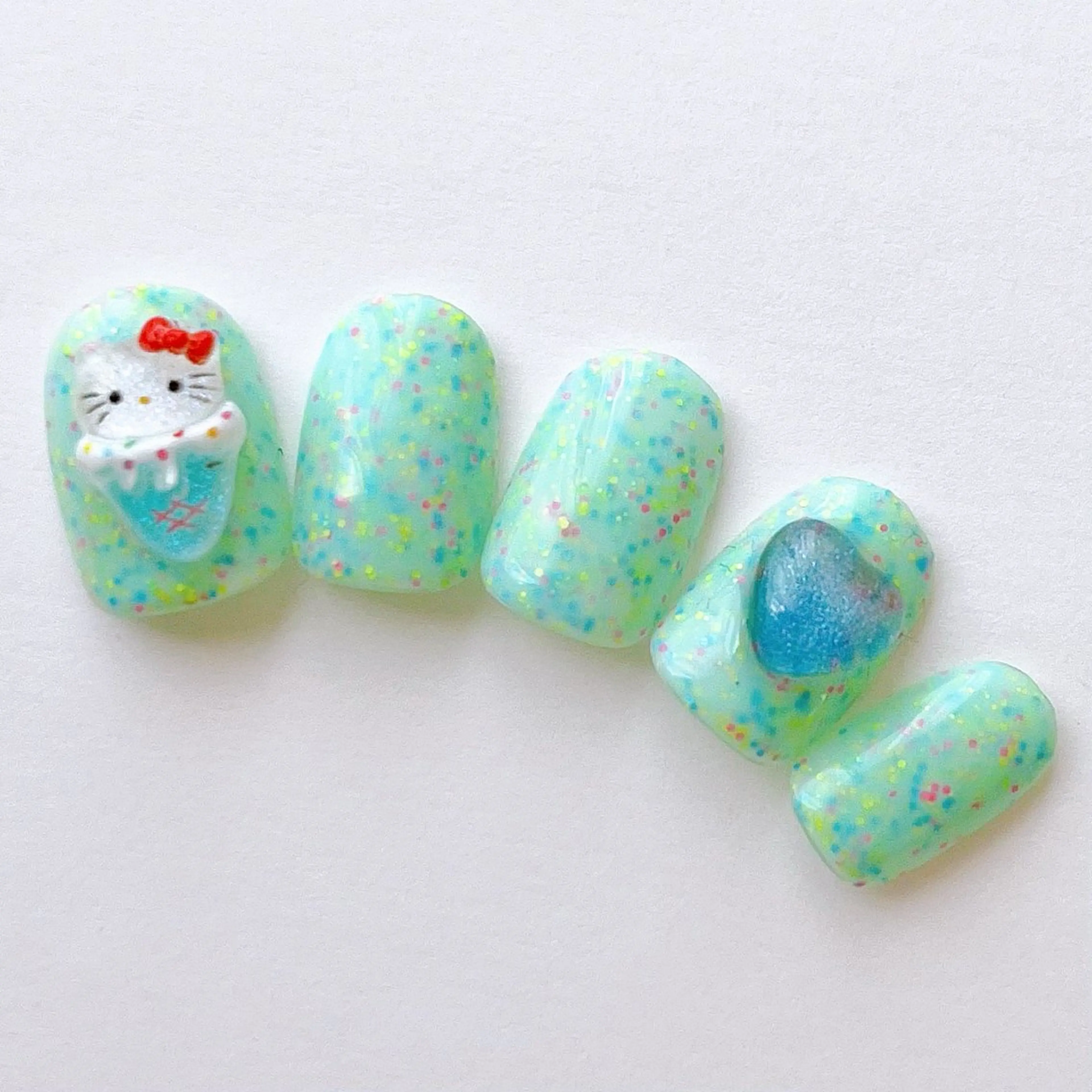 ネイル ハンドネイル いちごパフェ ゆいのネイルデザイン