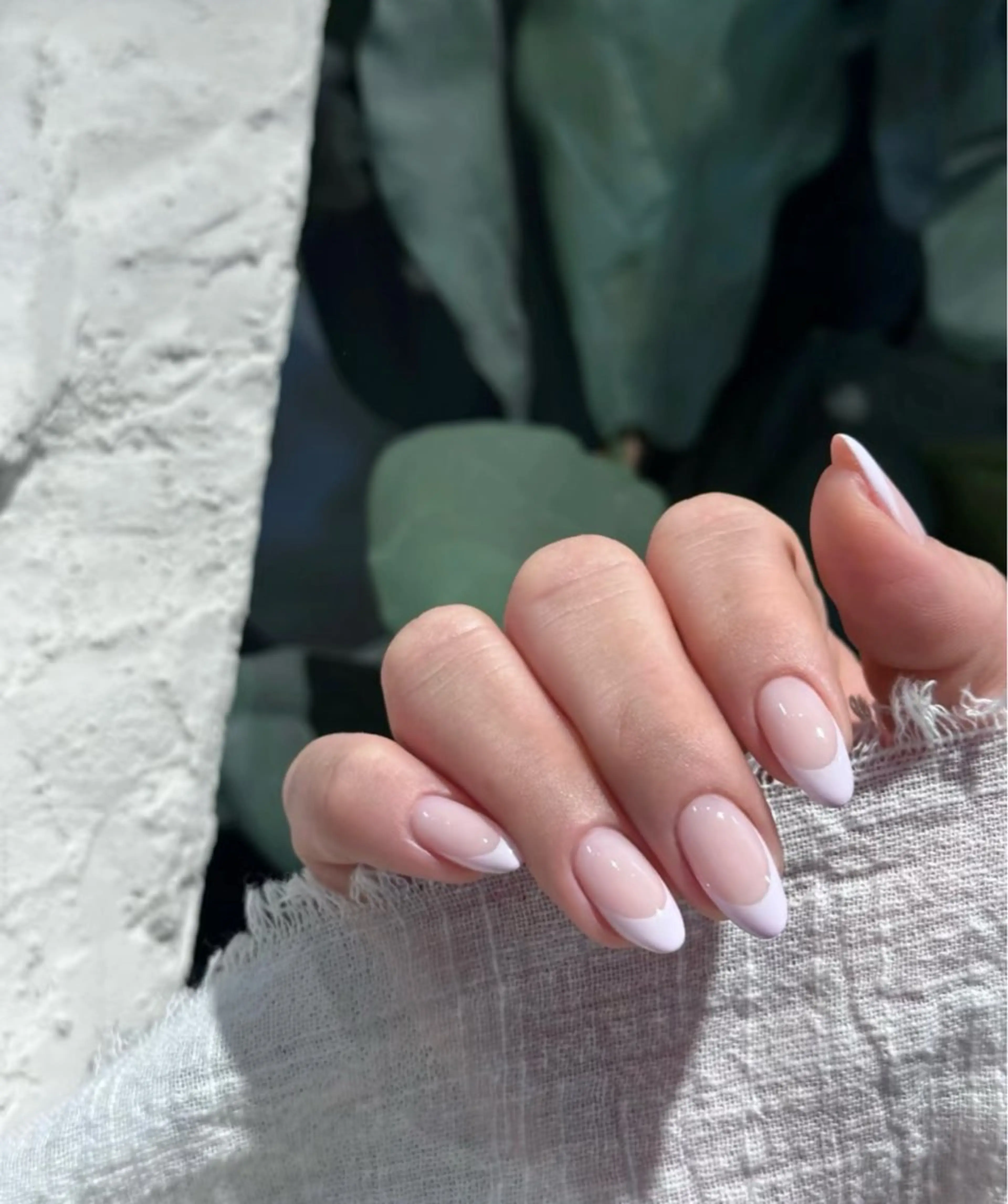 ネイル オーロラネイル フレンチネイル ロングネイル オフィスネイル スカルプネイル ハンドネイル BERA NAILSのネイルデザイン