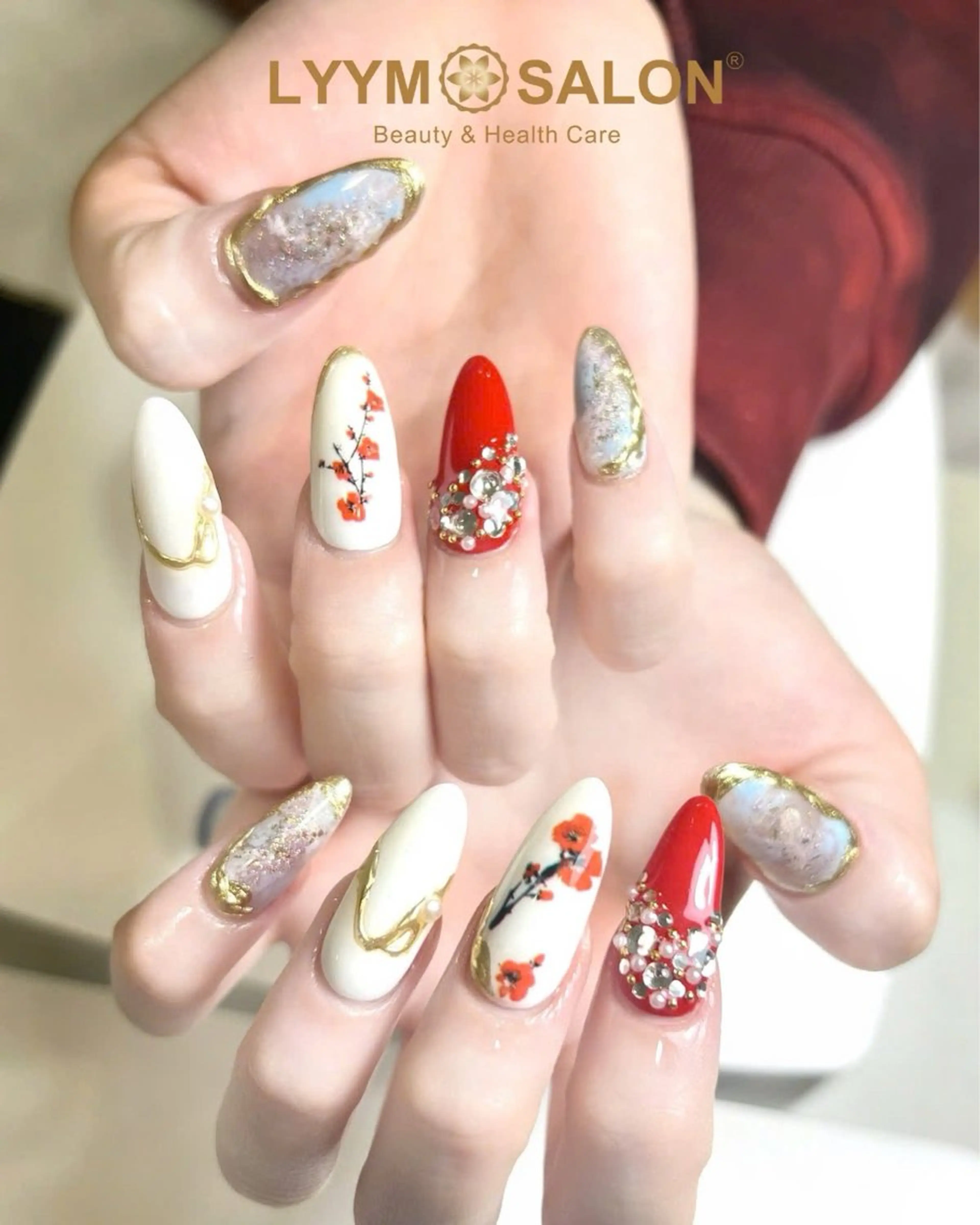 ネイル アートネイル ブルー フラワーネイル 韓国ネイル 赤色 ハンドネイル LYYM Salonのネイルデザイン