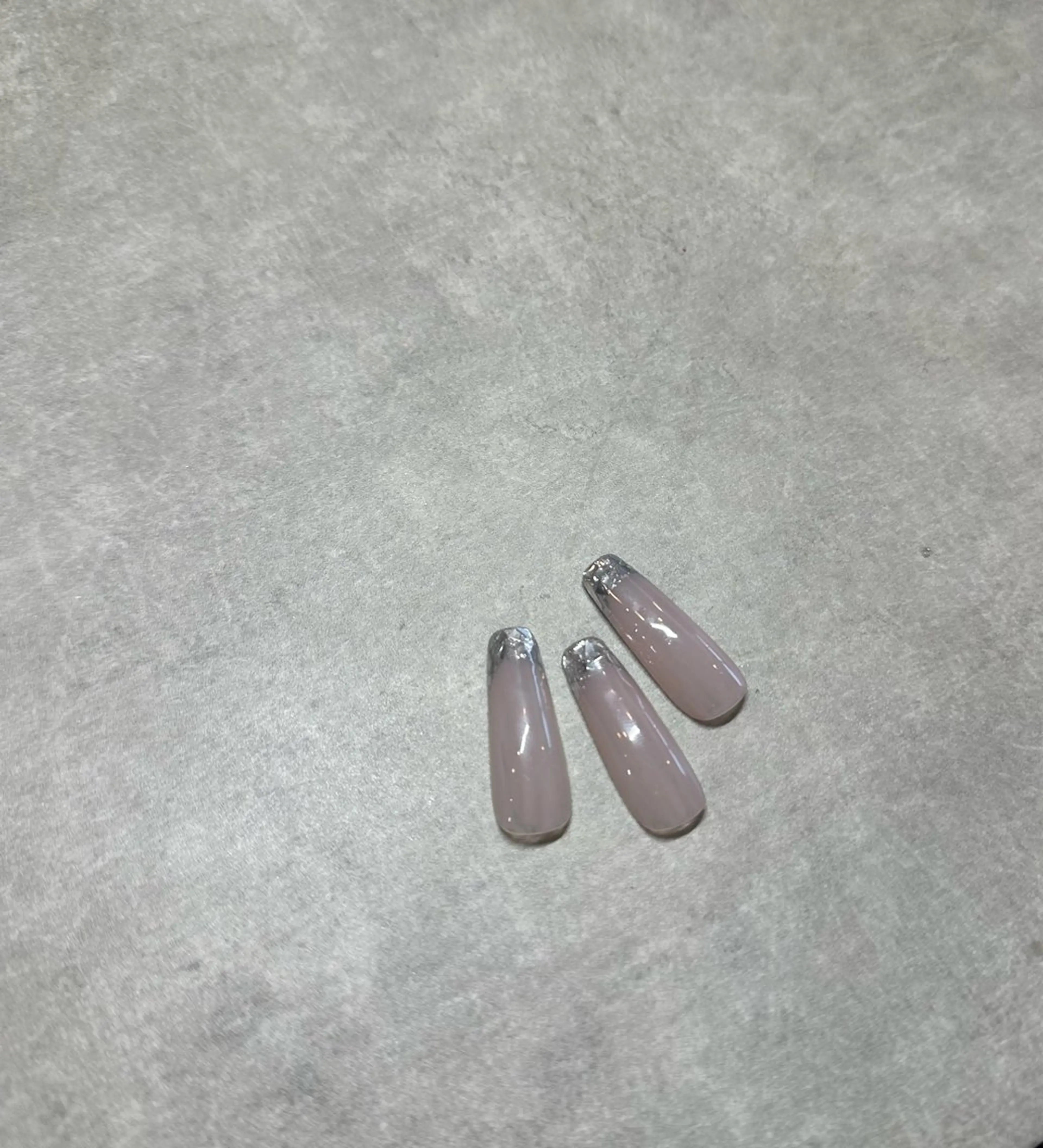 ネイル フレンチネイル ガラスフレンチ atelier design Amiのネイルデザイン